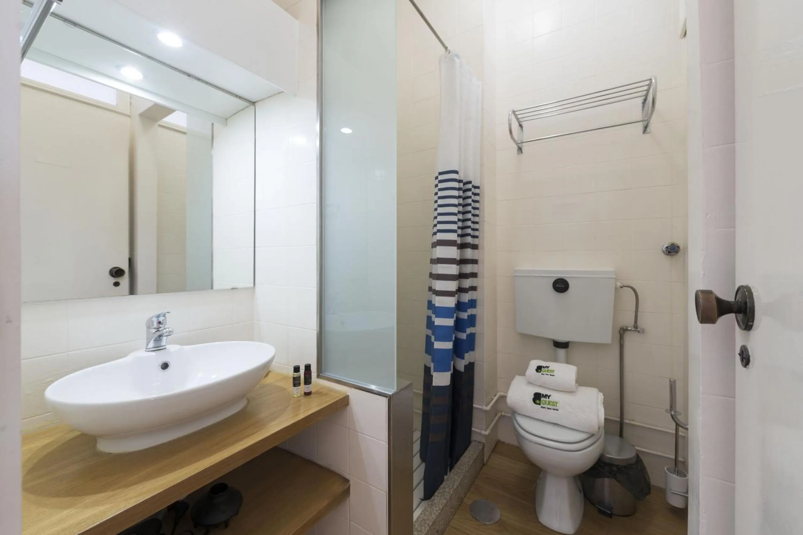 Bathroom in BmyGuest - Santa Catarina's Loft