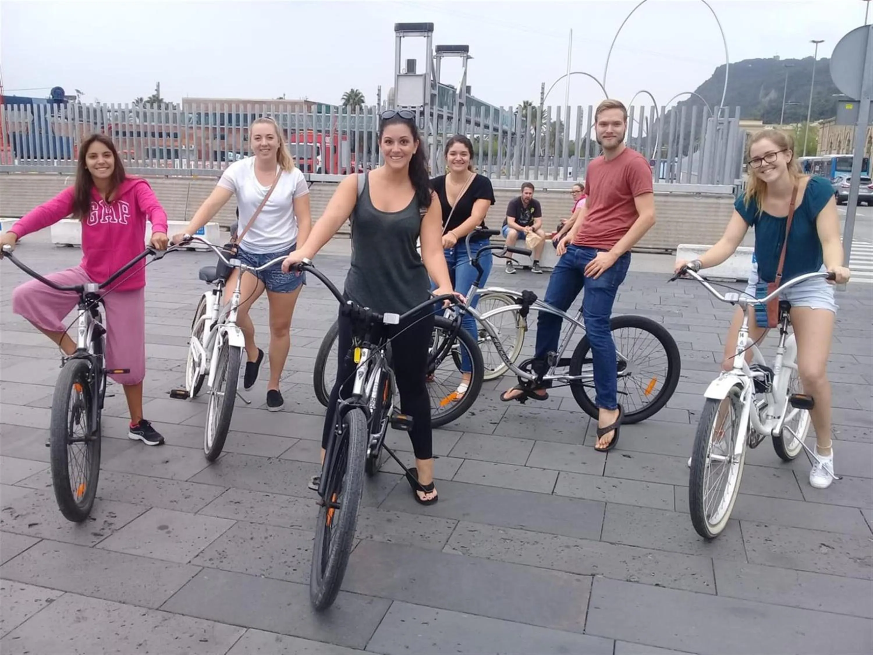 Property building in Bed & Bike Barcelona