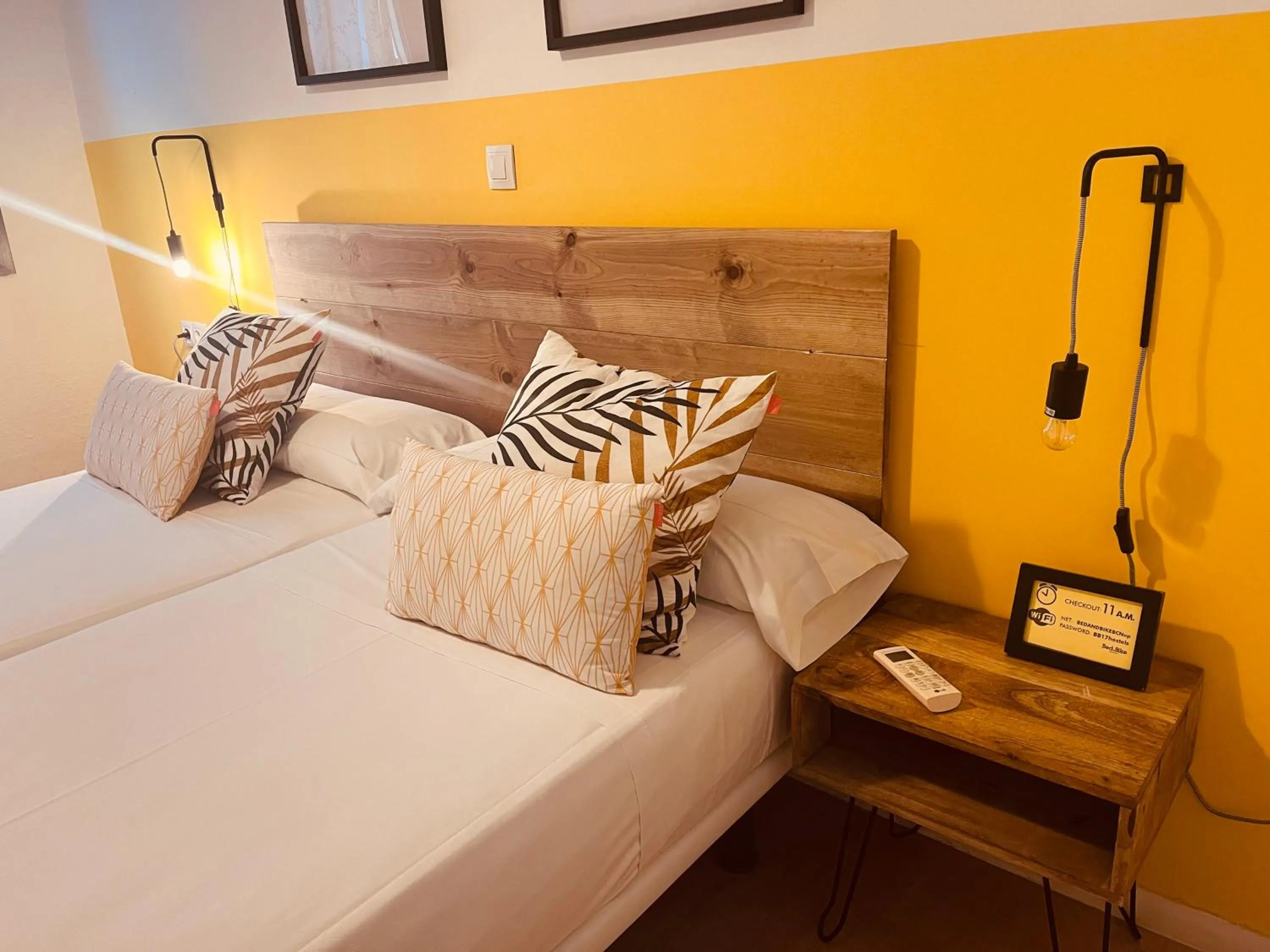 Bed in Bed & Bike Barcelona