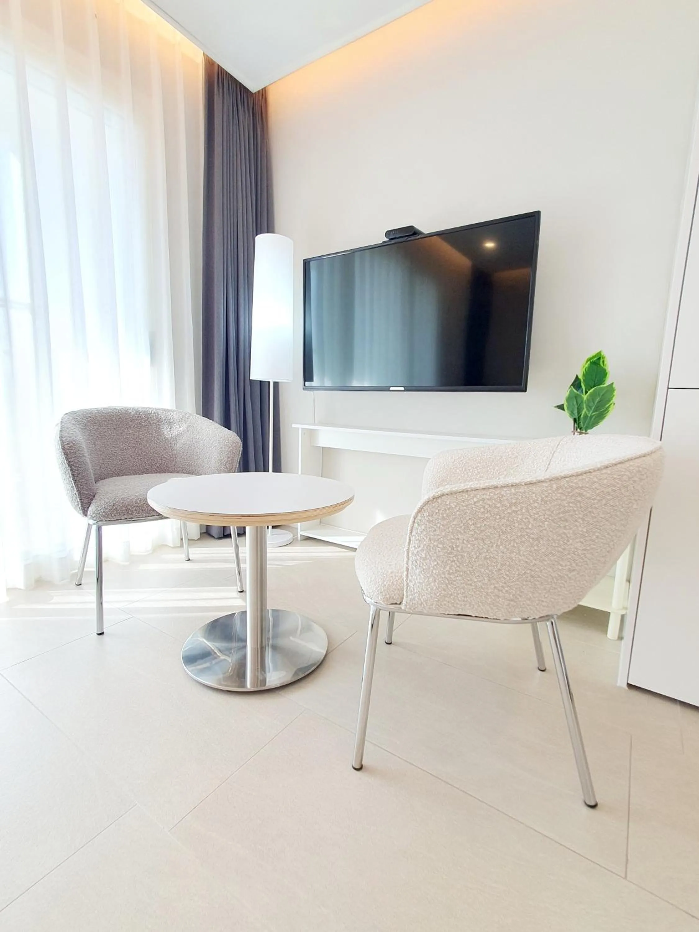 Le Bleu Naksan by Orot