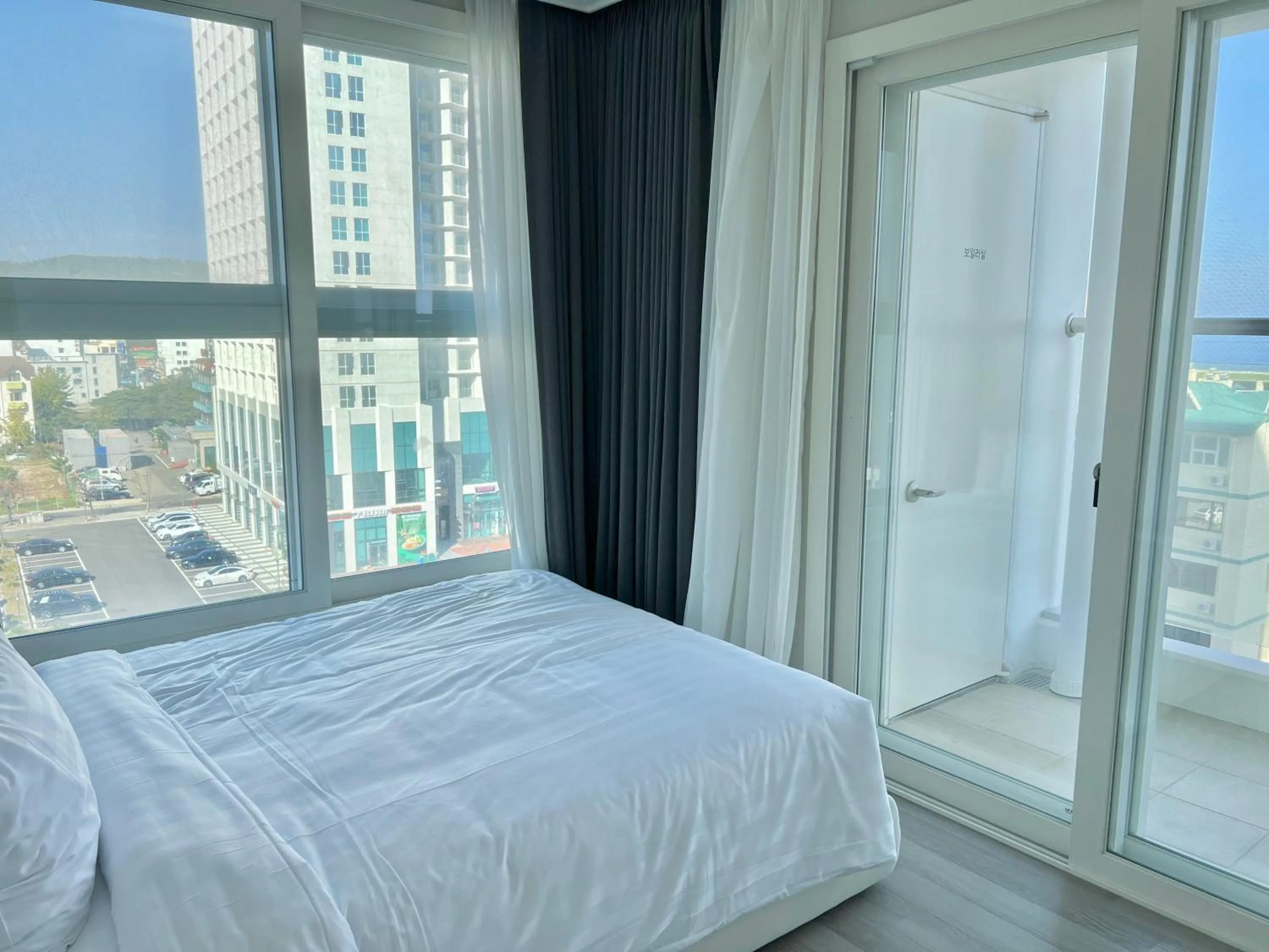 Bed in Le Bleu Naksan by Orot