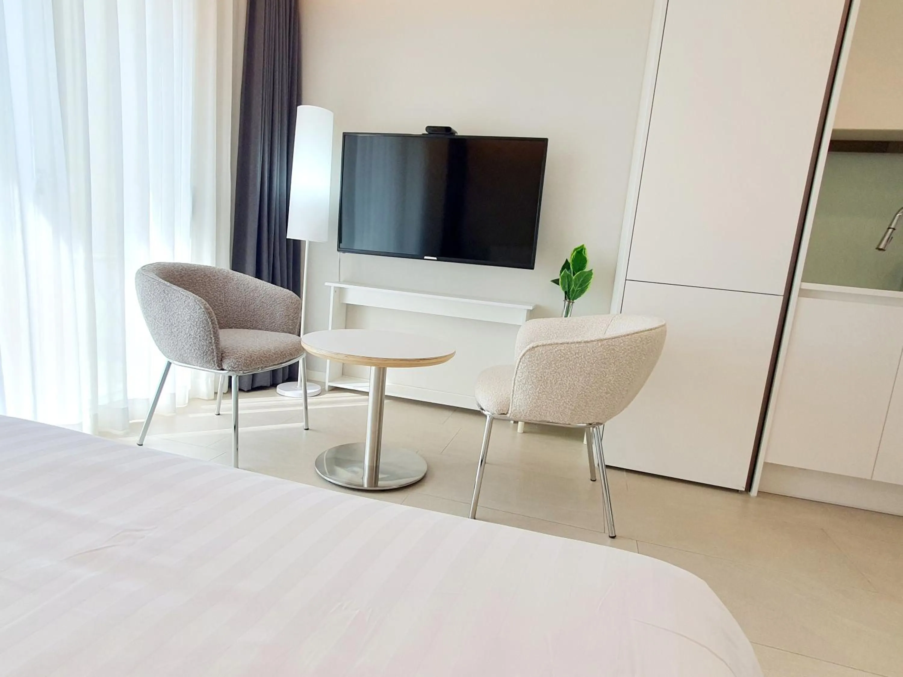 Le Bleu Naksan by Orot