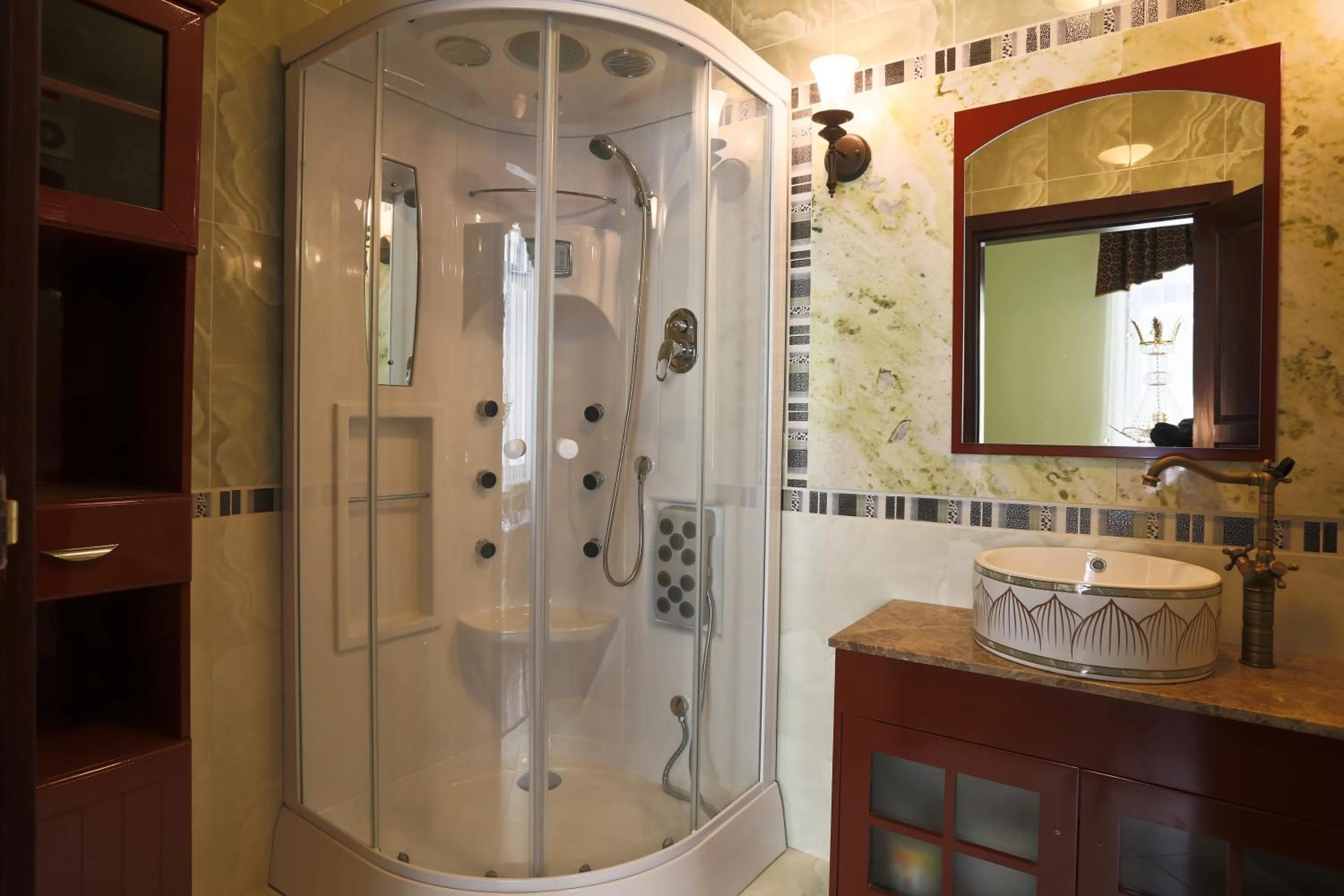 Shower in Rubezahl-Marienbad Luxury Historical Castle Hotel & Golf-Castle Hotel Collection