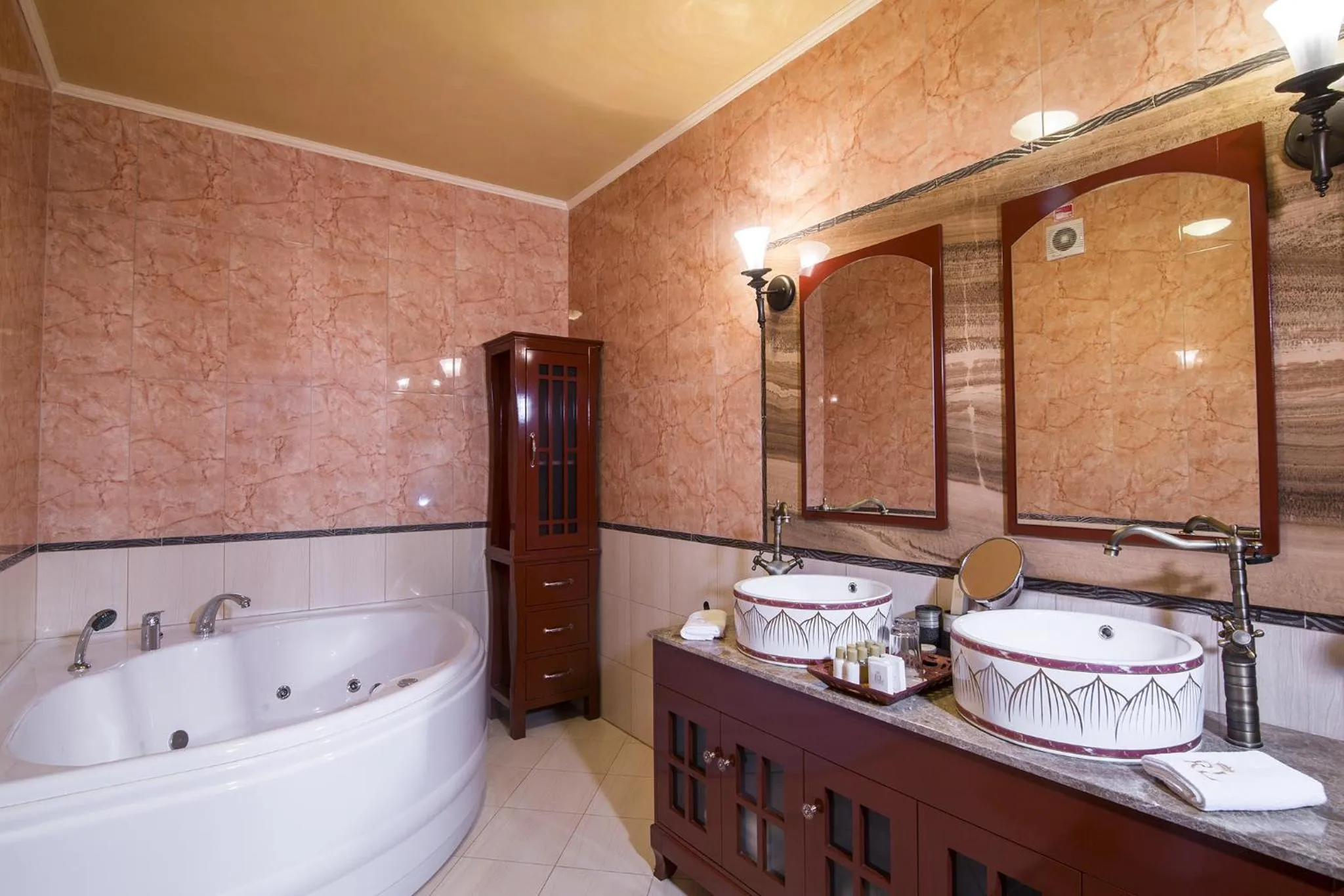 Bathroom in Rubezahl-Marienbad Luxury Historical Castle Hotel & Golf-Castle Hotel Collection