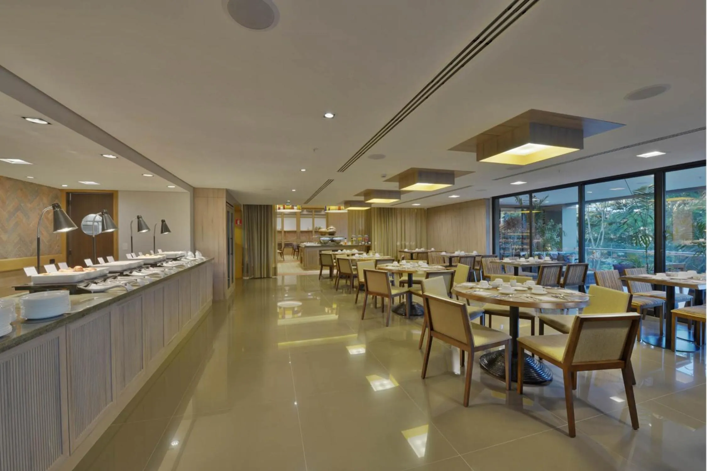 Restaurant/places to eat in Deville Prime Campo Grande