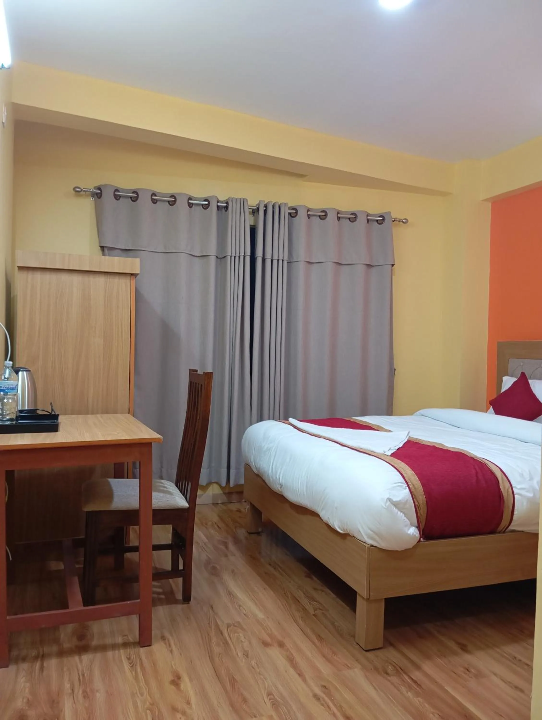Deluxe Double Room (2 Adults + 1 Child) - single occupancy in Rambler's Hotel