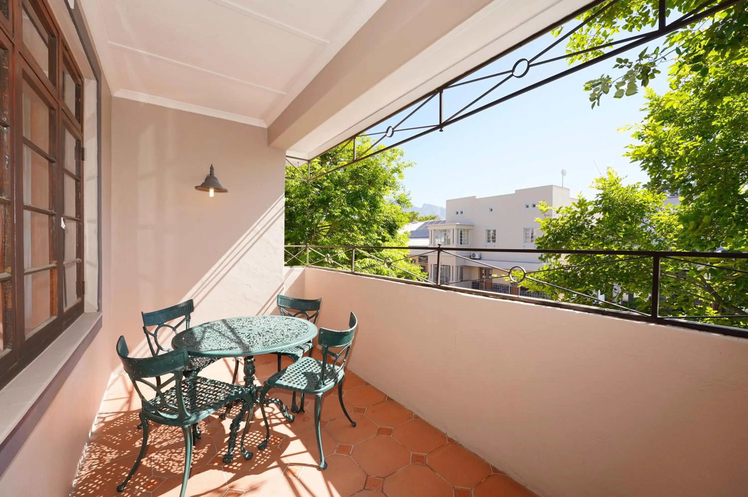 Patio in Cumberland Hotel Worcester