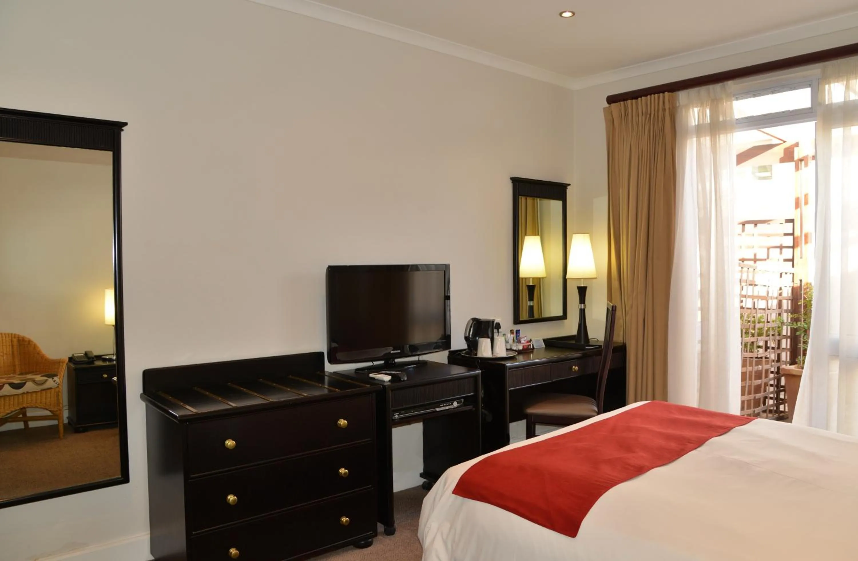 Bed in Cumberland Hotel Worcester