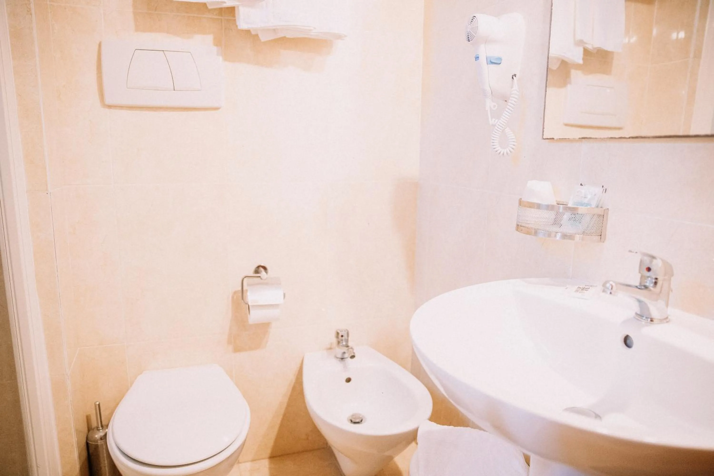 Shower in Magnolia Hotel Vieste