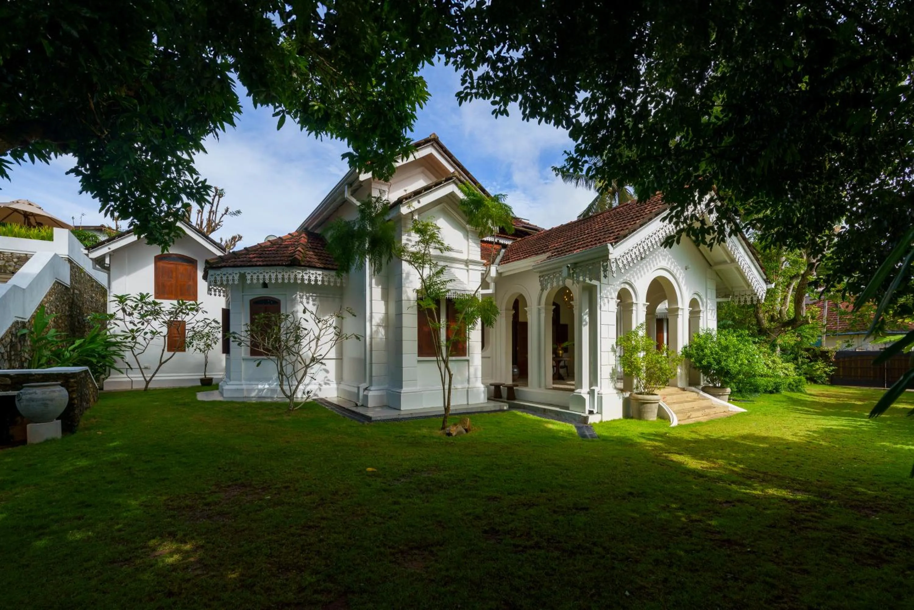 Elliot House