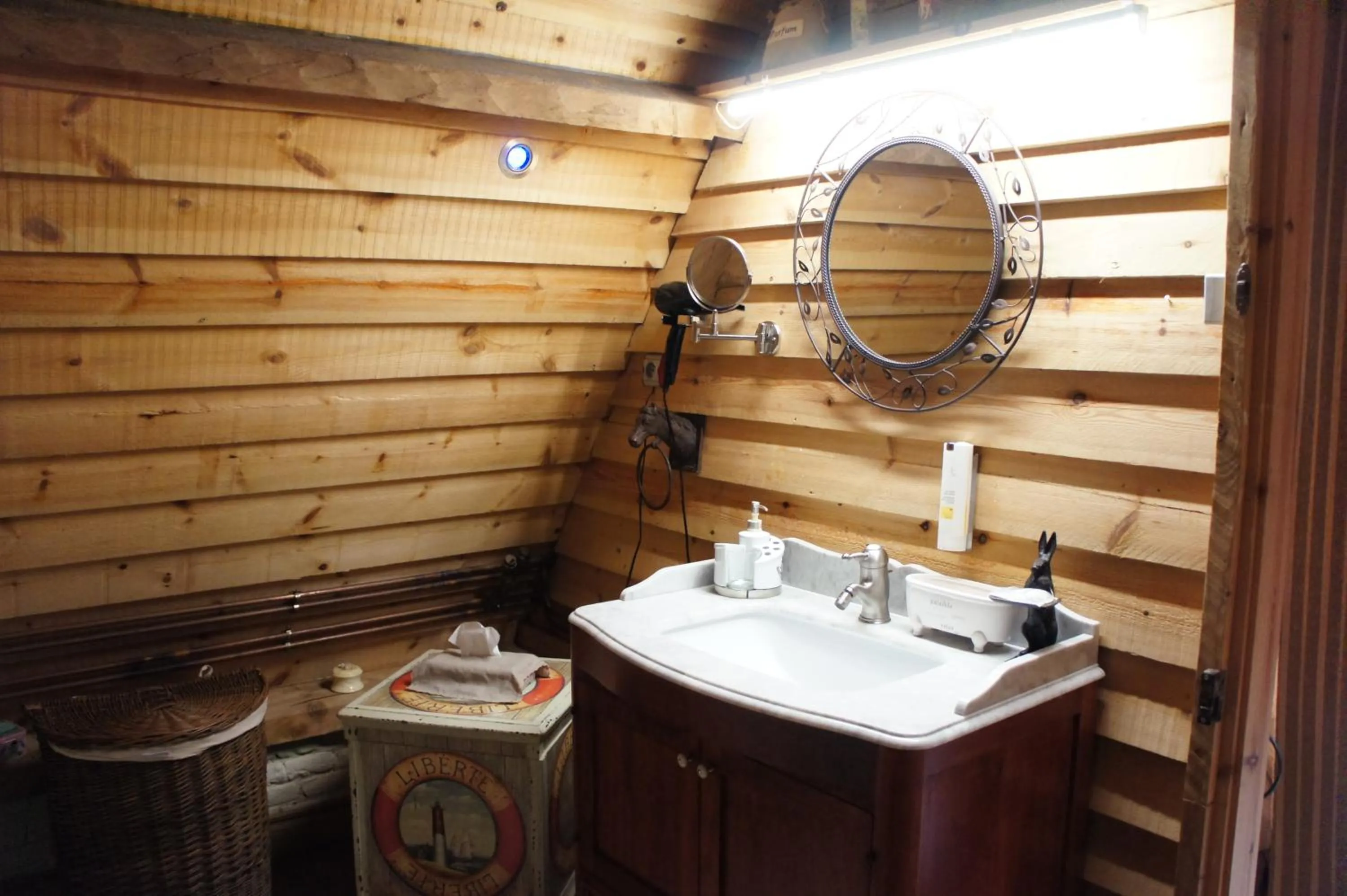 Bathroom in La Ferme des Templiers de Fléchinelle