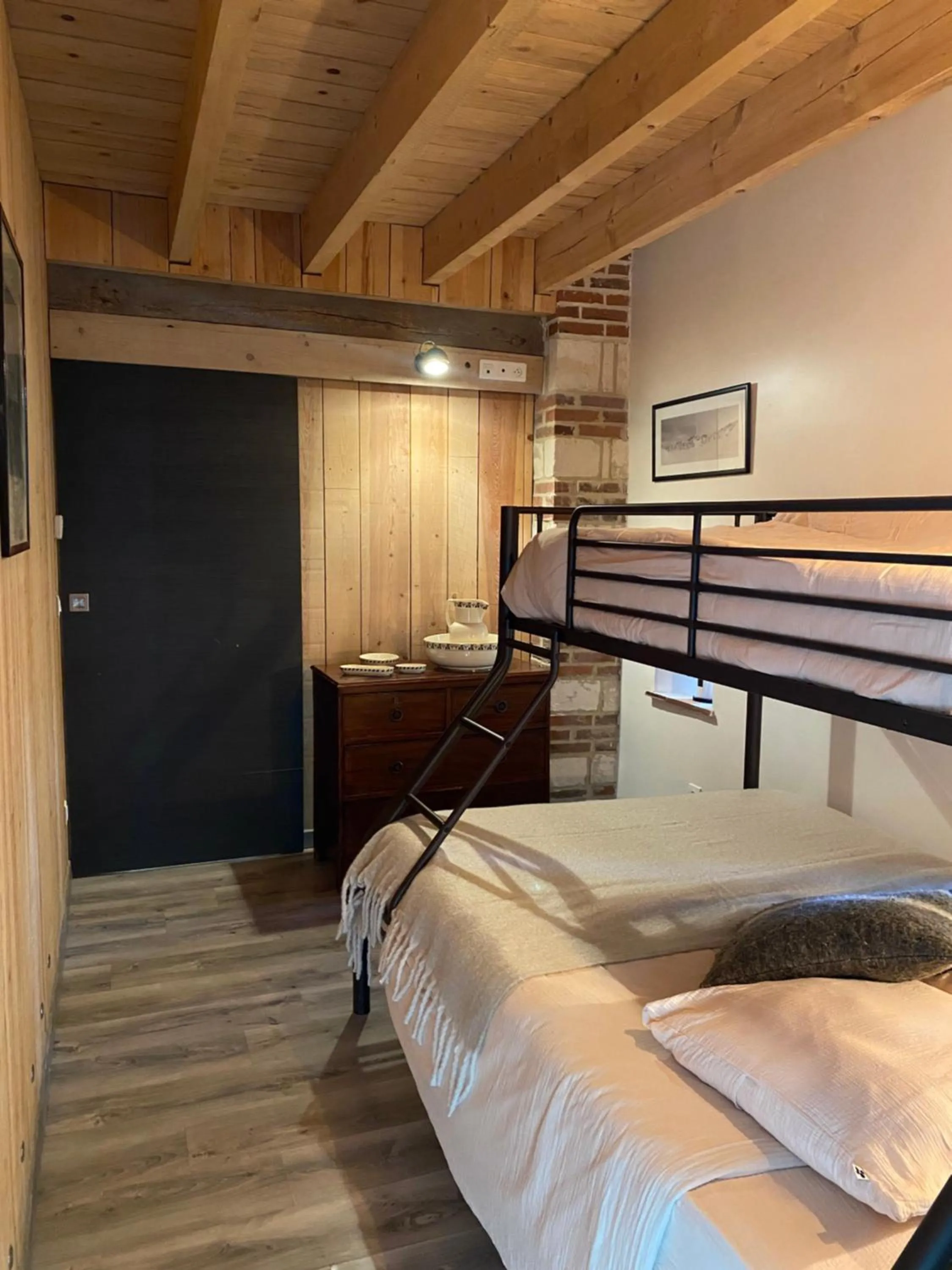 Bedroom, Bed in La Ferme des Templiers de Fléchinelle