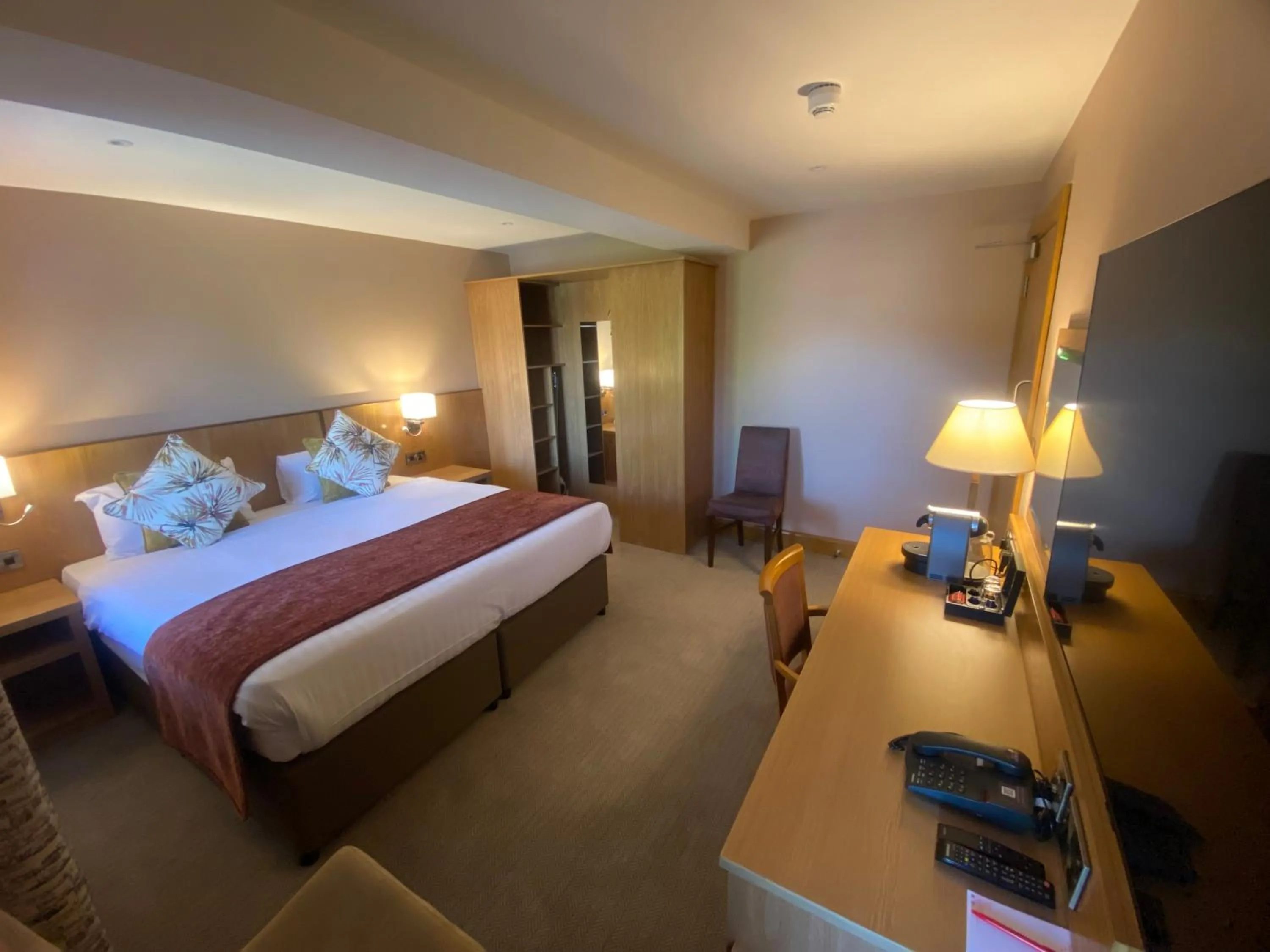 Photo of the whole room, Bed in Belmore Court & Motel