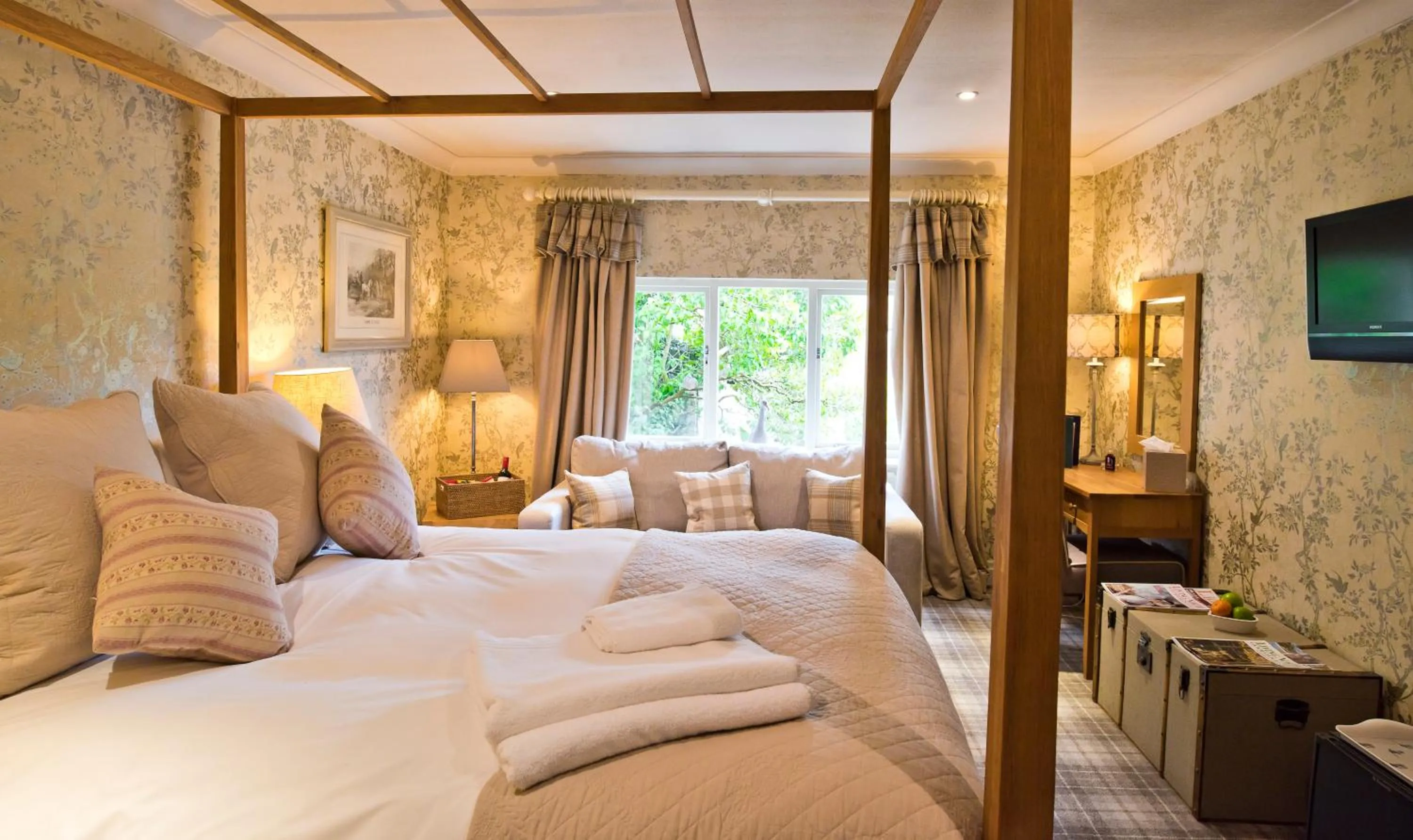 Bed in The Pheasant Hotel