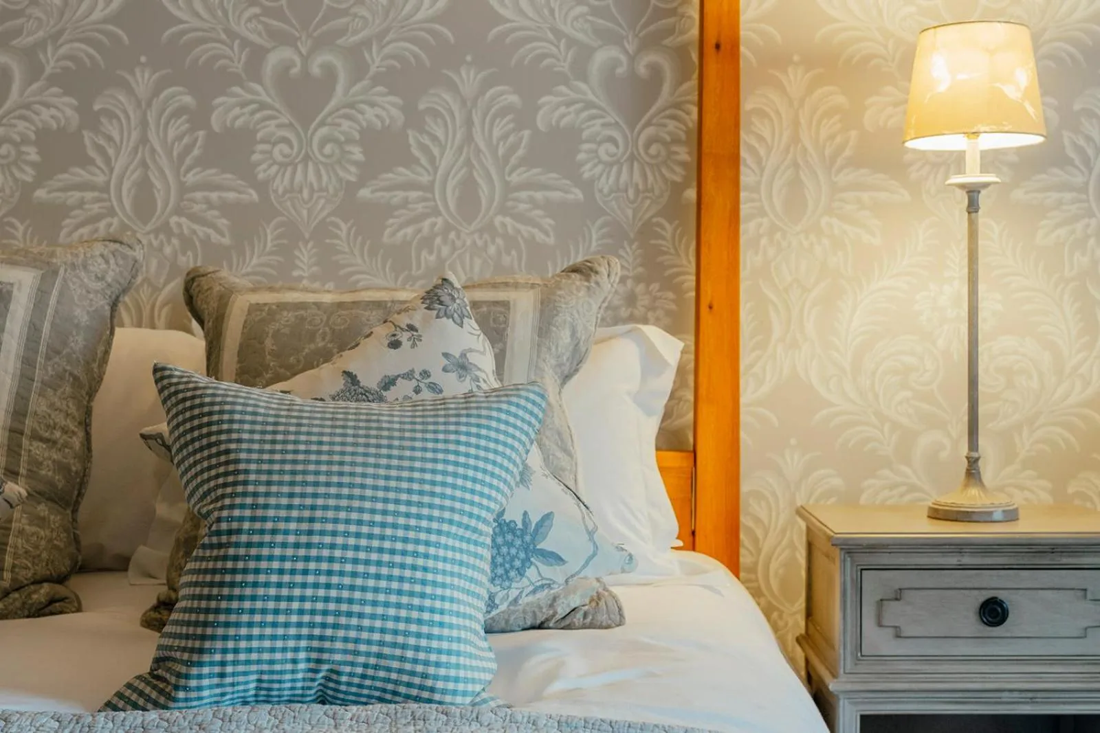 Bed in The Pheasant Hotel