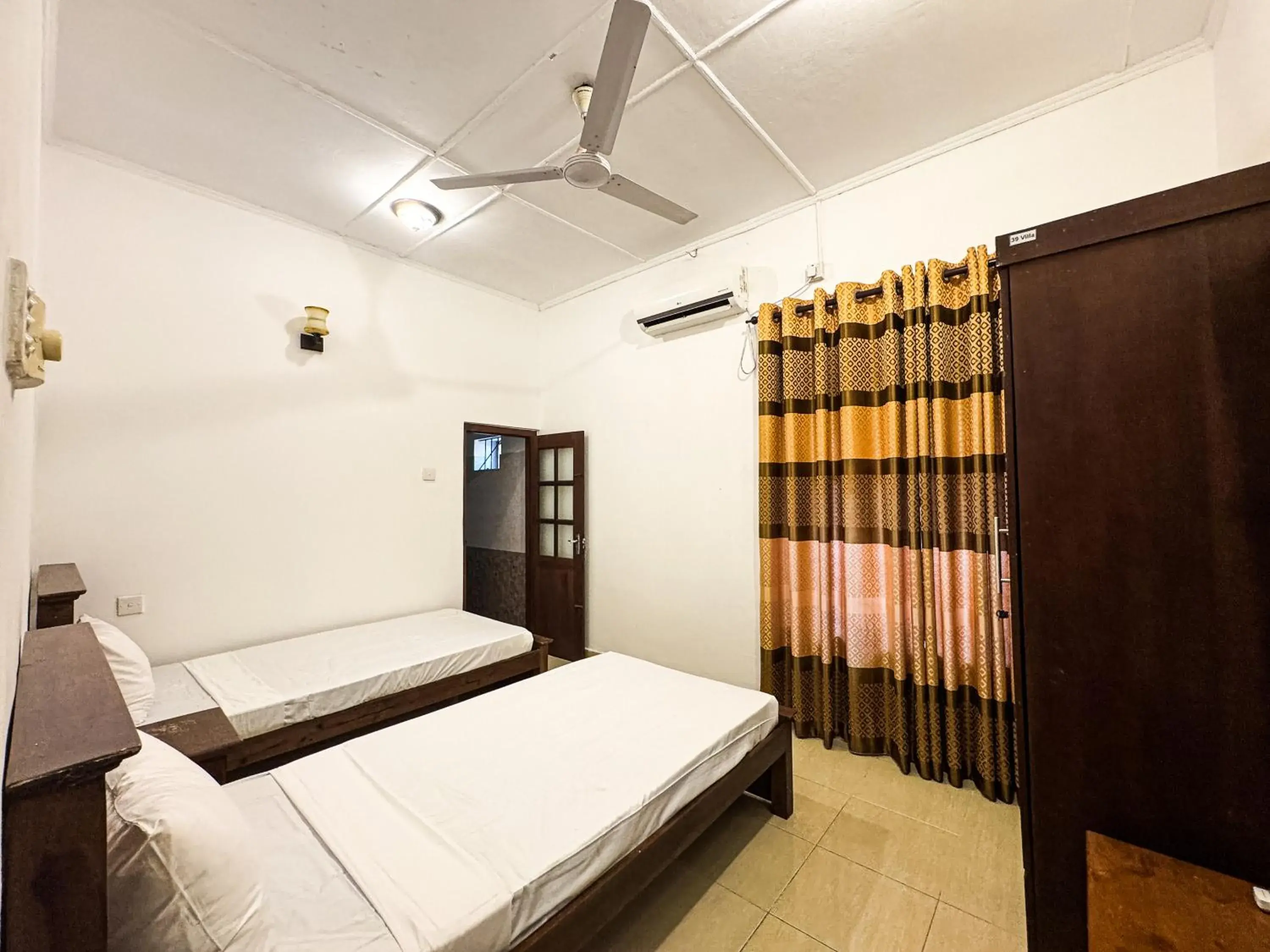 Double or Twin Room in Villa Sky Blue Double or Twin Room in Villa Sky Blue