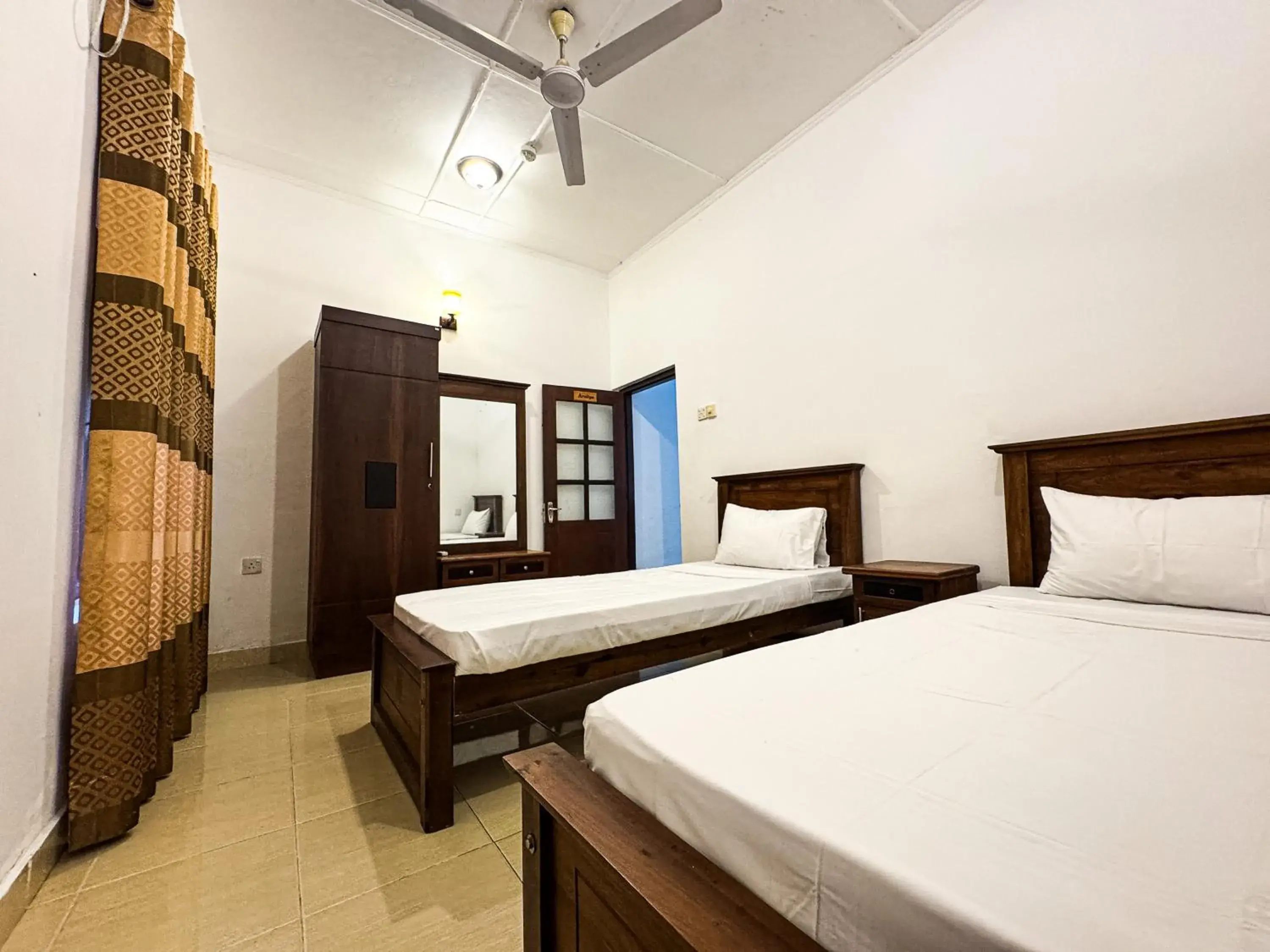 Double or Twin Room in Villa Sky Blue Double or Twin Room in Villa Sky Blue