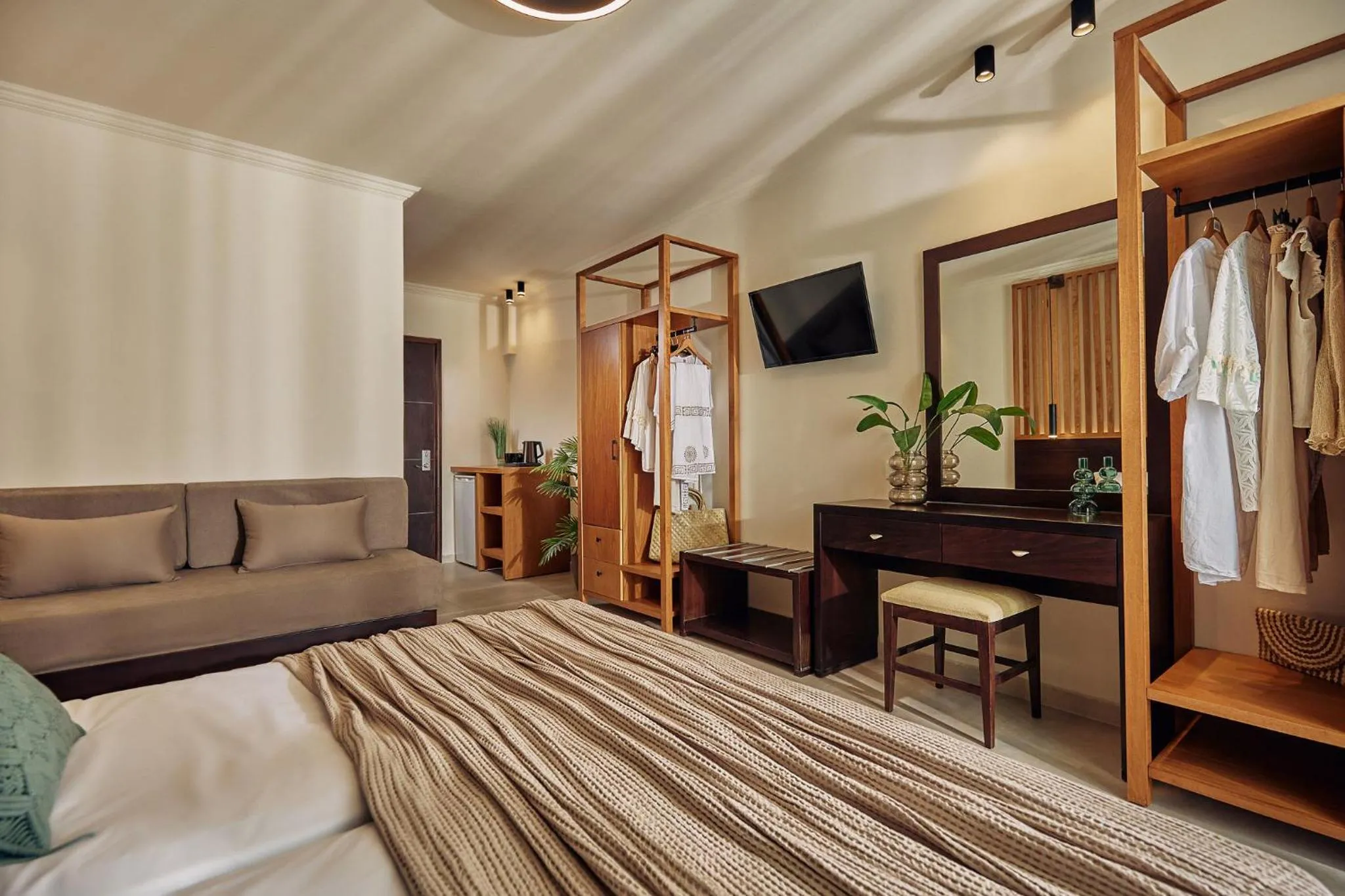 Bedroom, Bed in Letsos Hotel