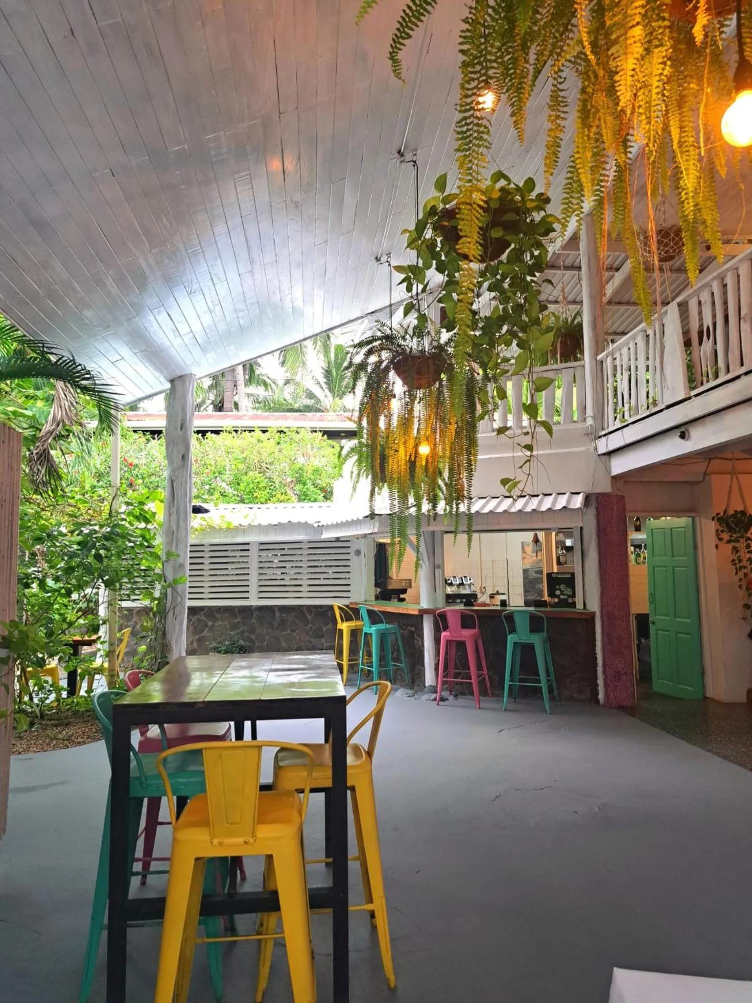 Garden view in El Reinas by Sugar's Monkey