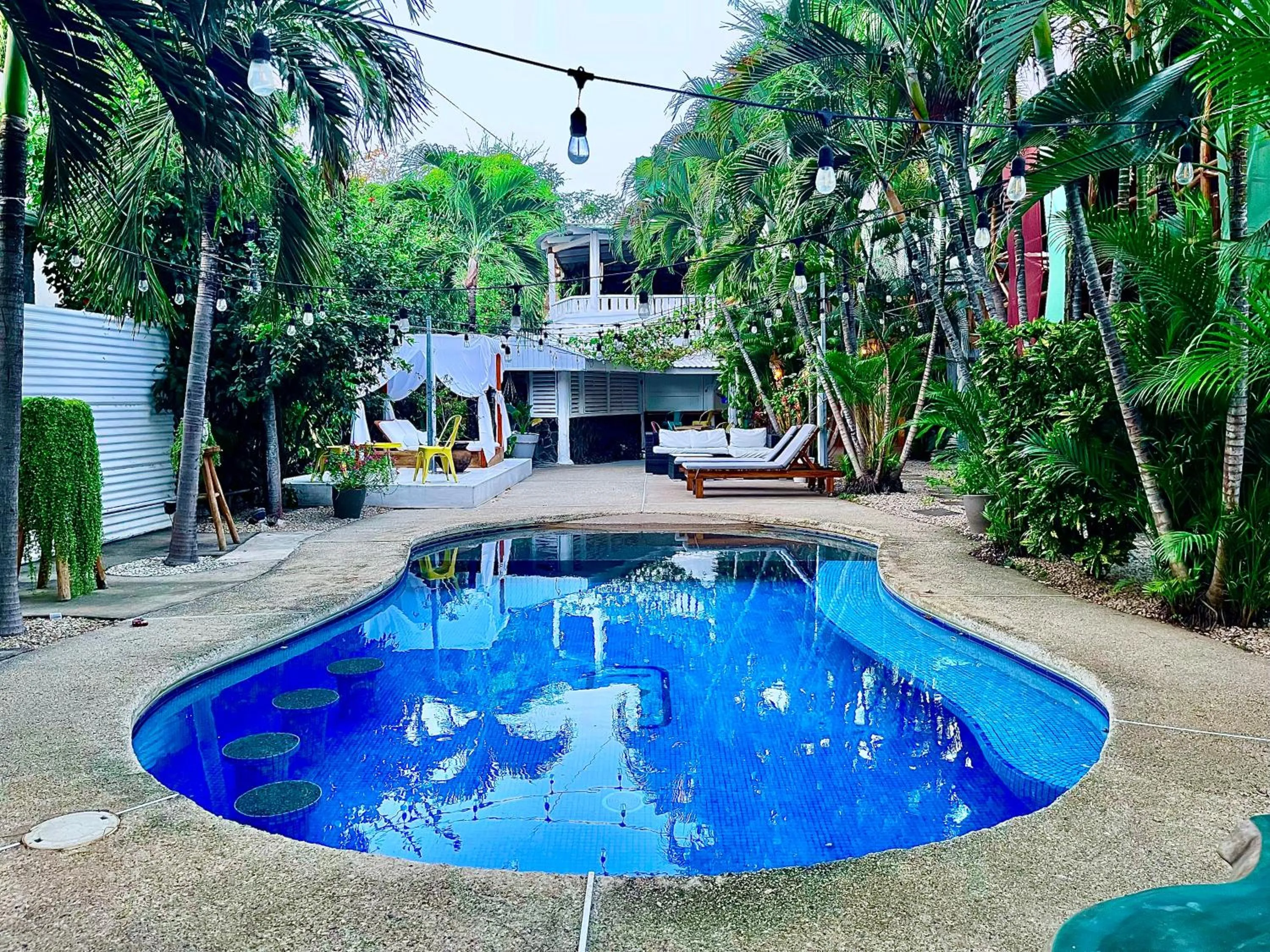 Swimming pool in El Reinas by Sugar's Monkey