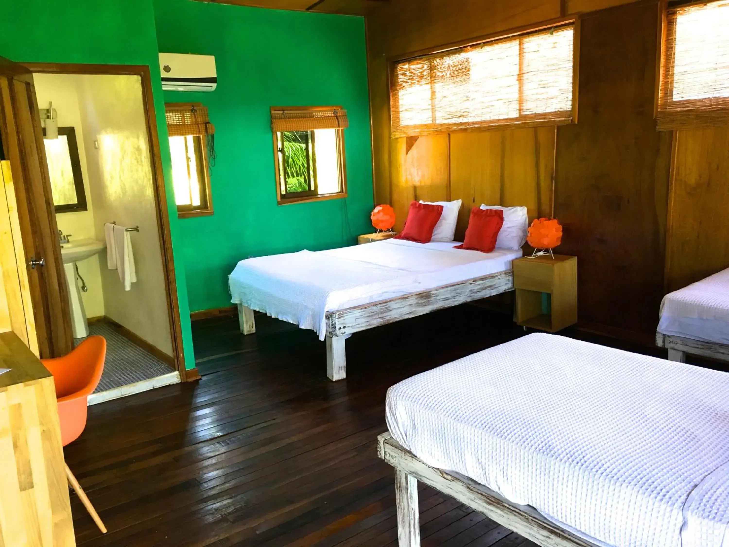 Quadruple Room in El Reinas by Sugar's Monkey Quadruple Room in El Reinas by Sugar's Monkey