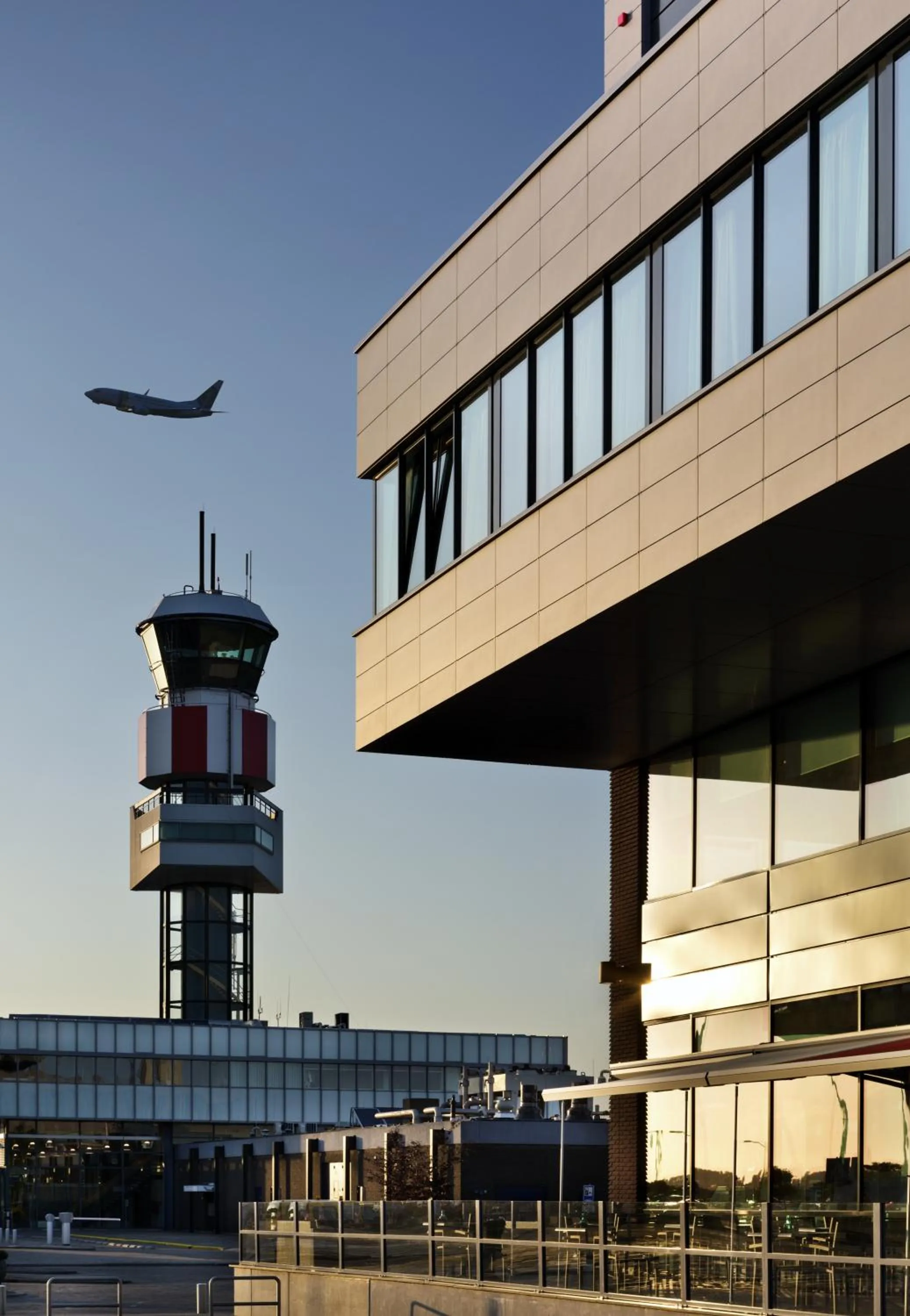 Property building in Fletcher Hotel-Restaurant Wings-Rotterdam