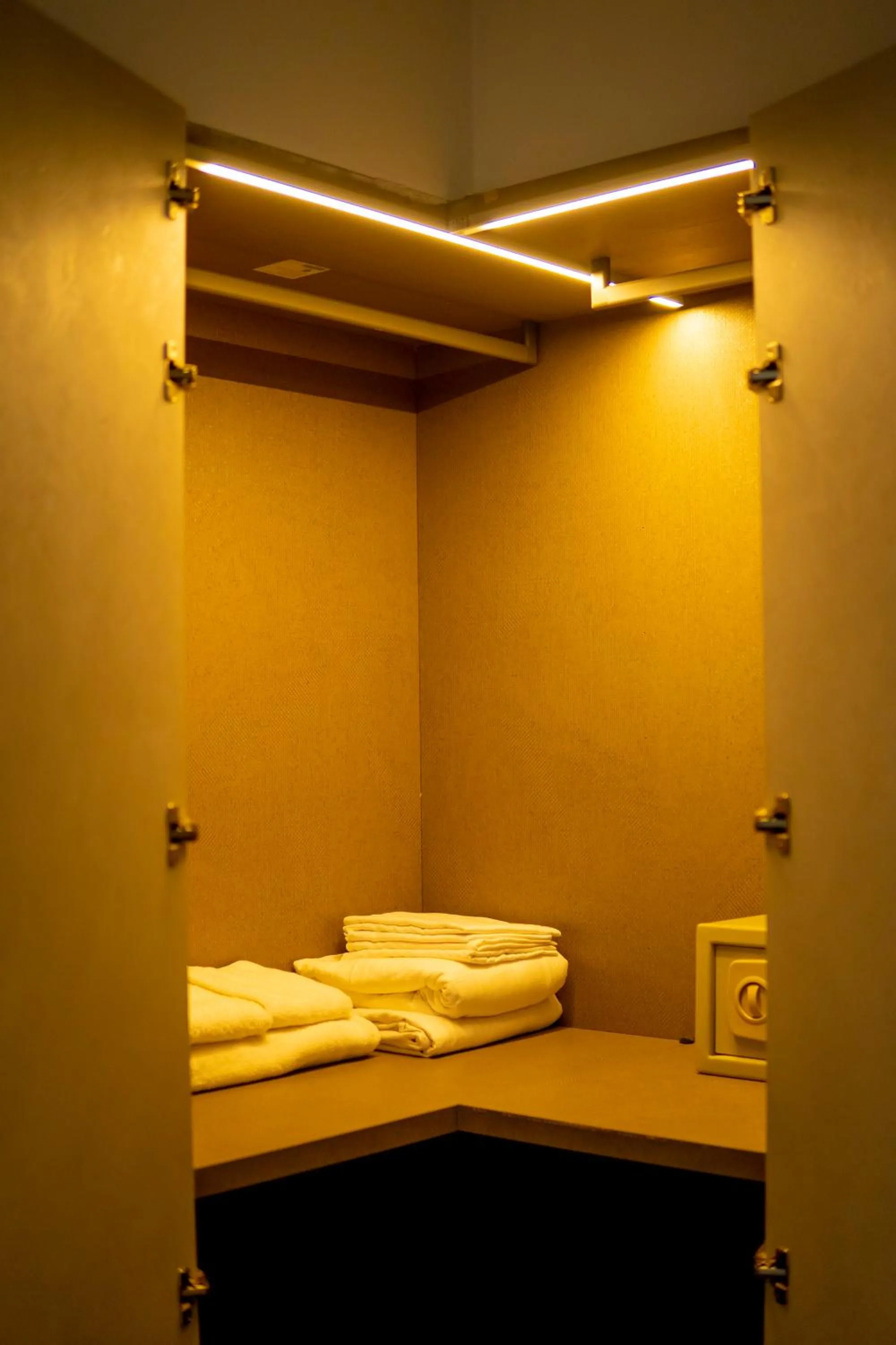 Bed in Africa's Touch & Leisure