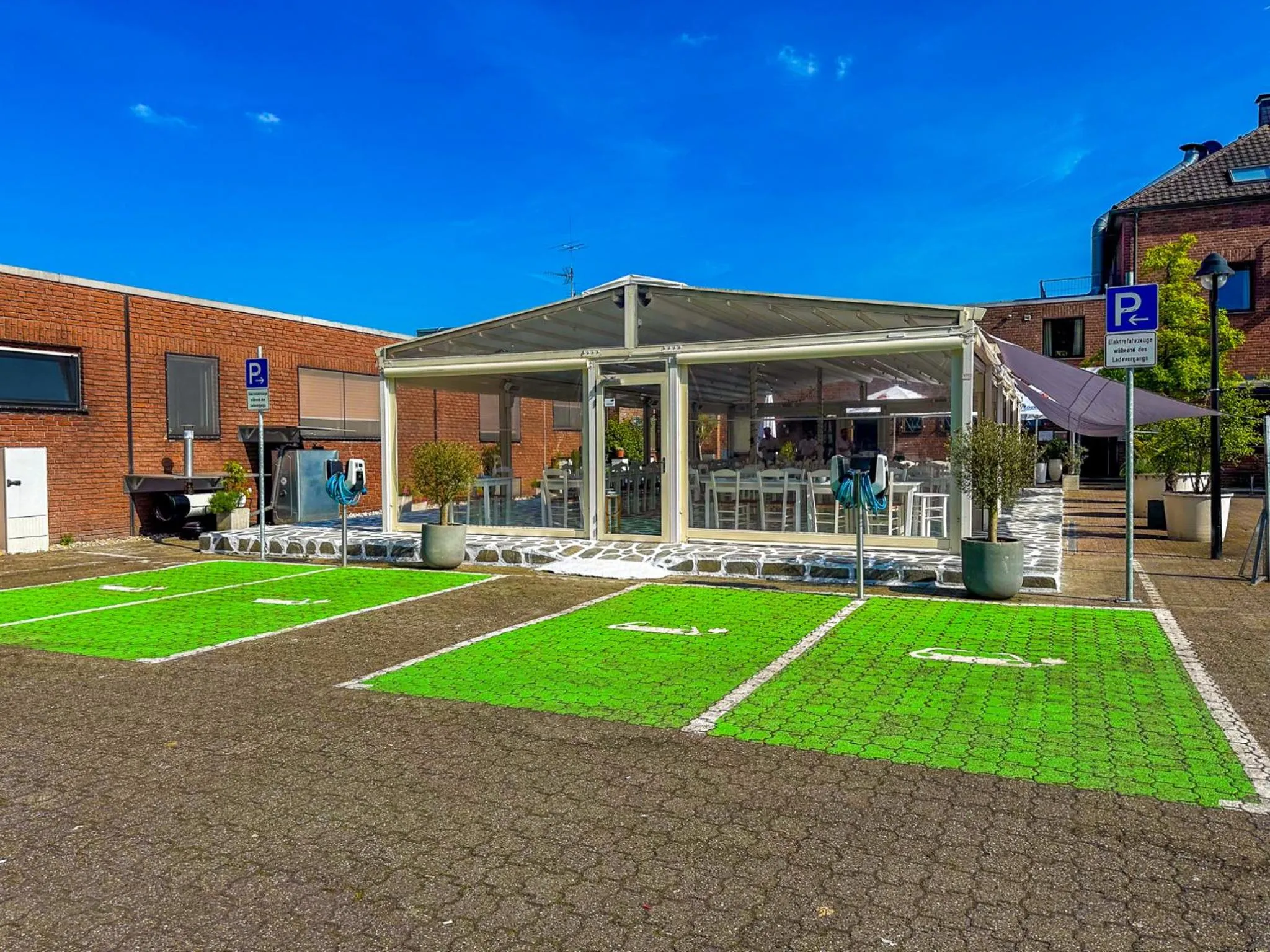 Parking in Hotel Omega