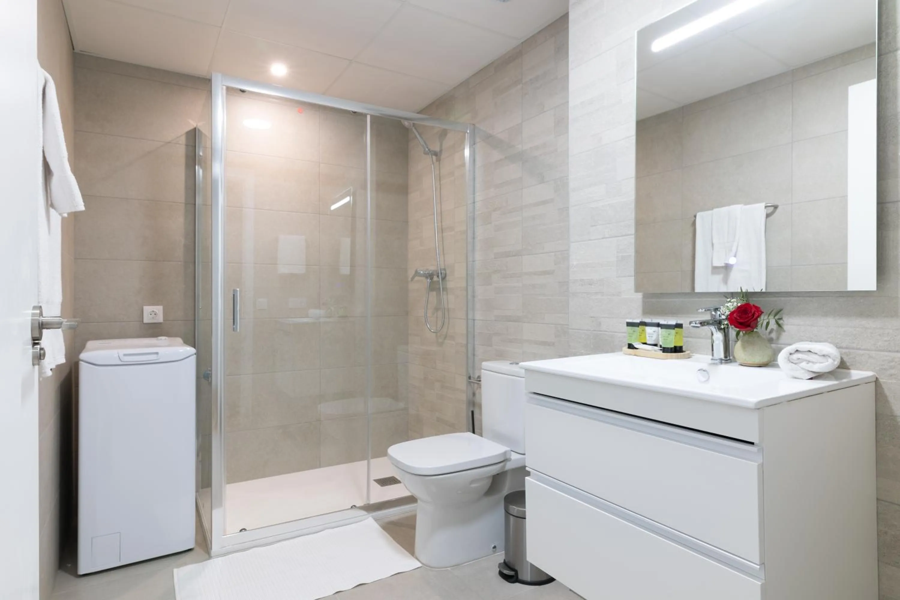 Shower in Dorm4You Arena