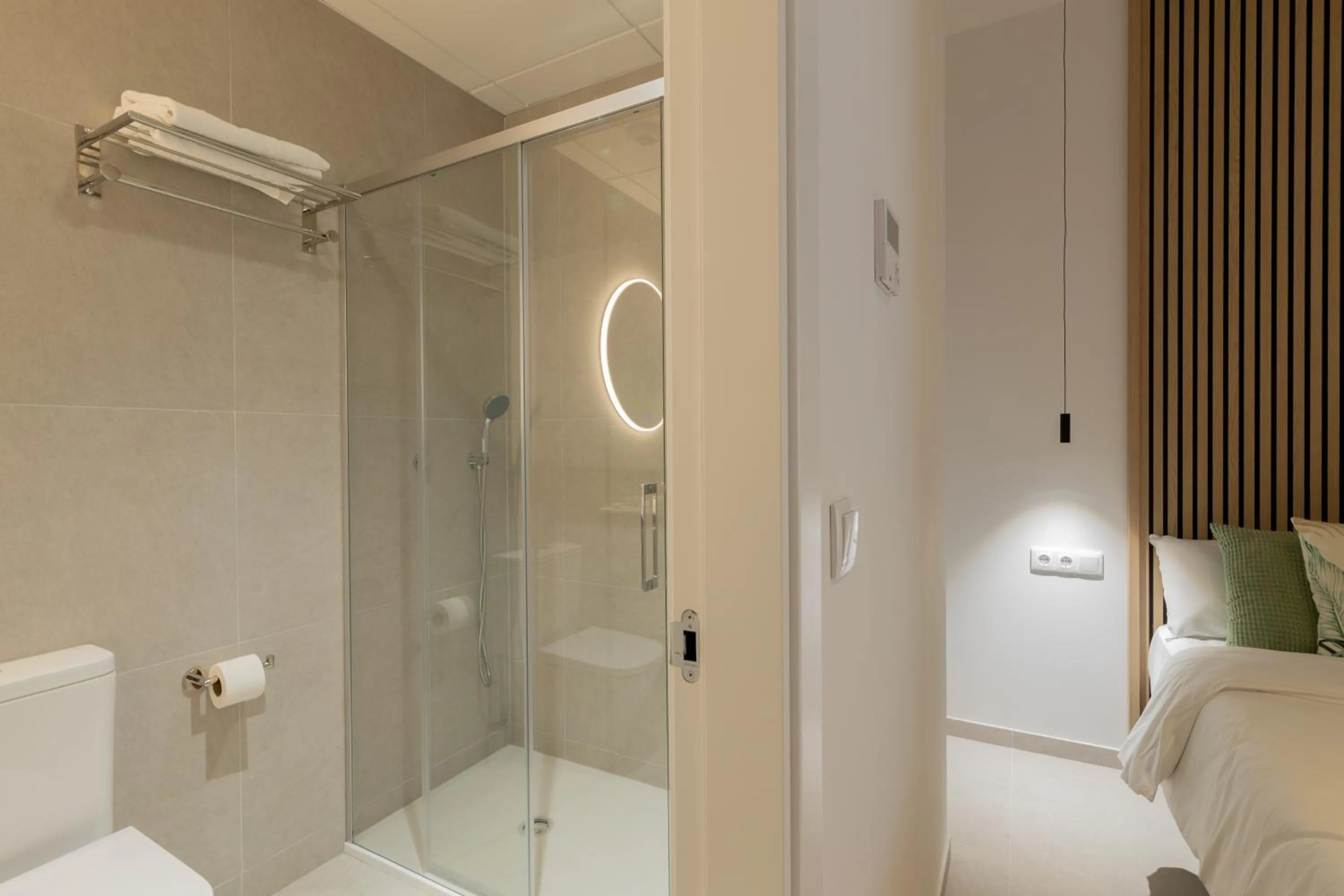 Bathroom, Bed in Dorm4You Arena