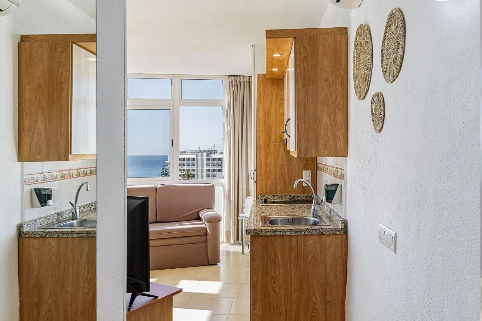 Decorative detail in Apartamentos Doramar