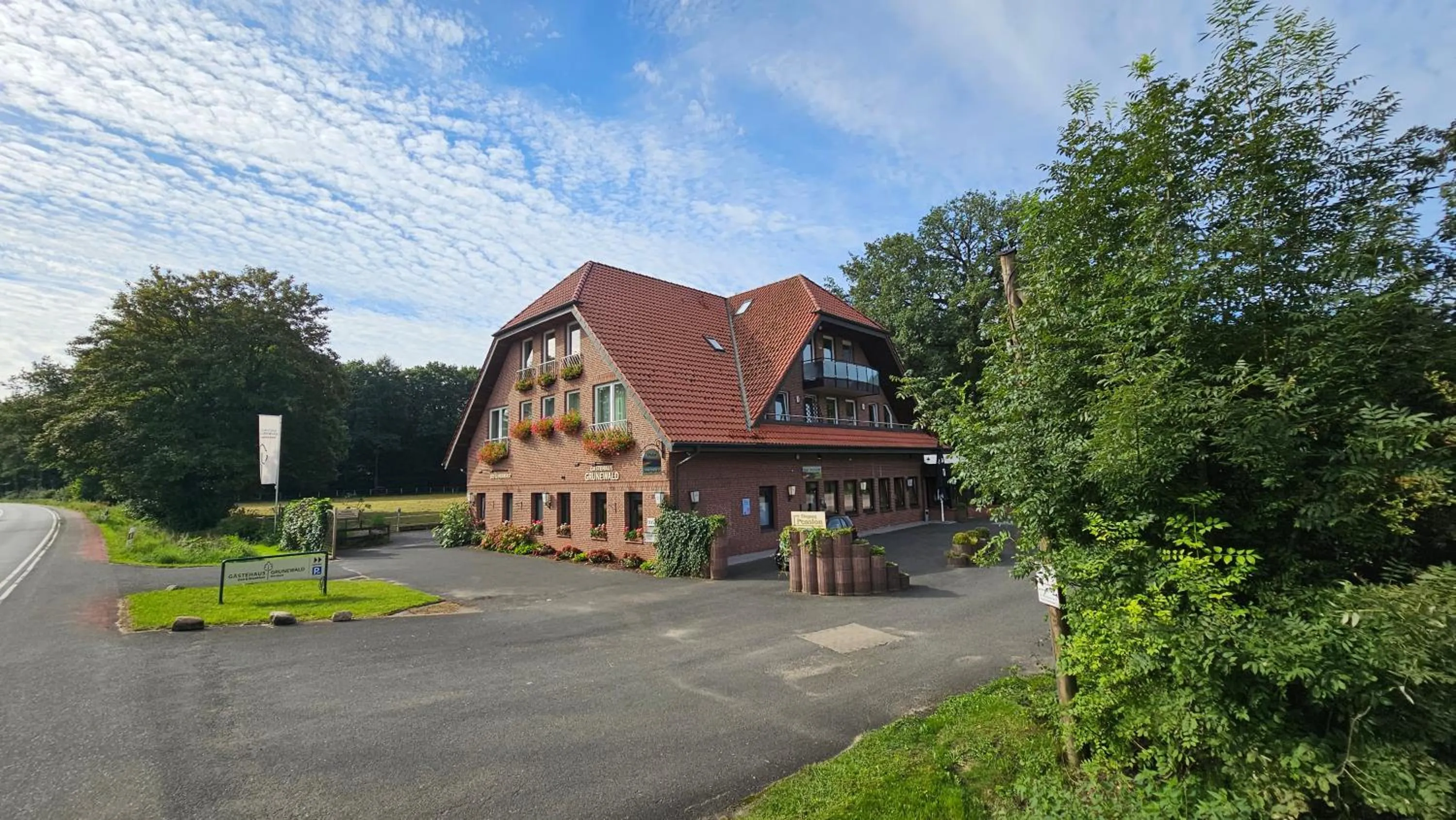Property building in Gästehaus Grunewald Bed & Breakfast