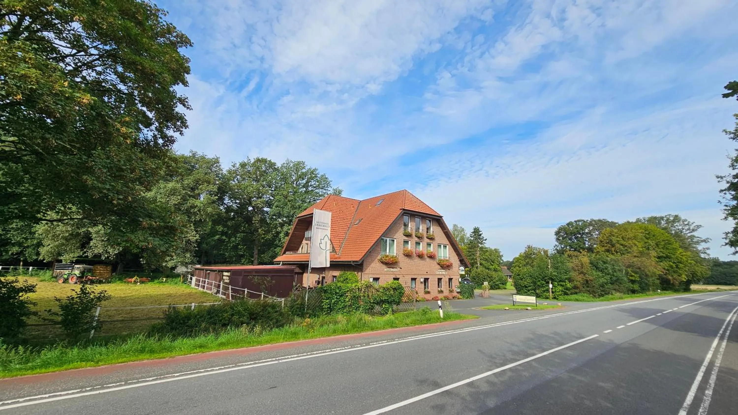Property building in Gästehaus Grunewald Bed & Breakfast