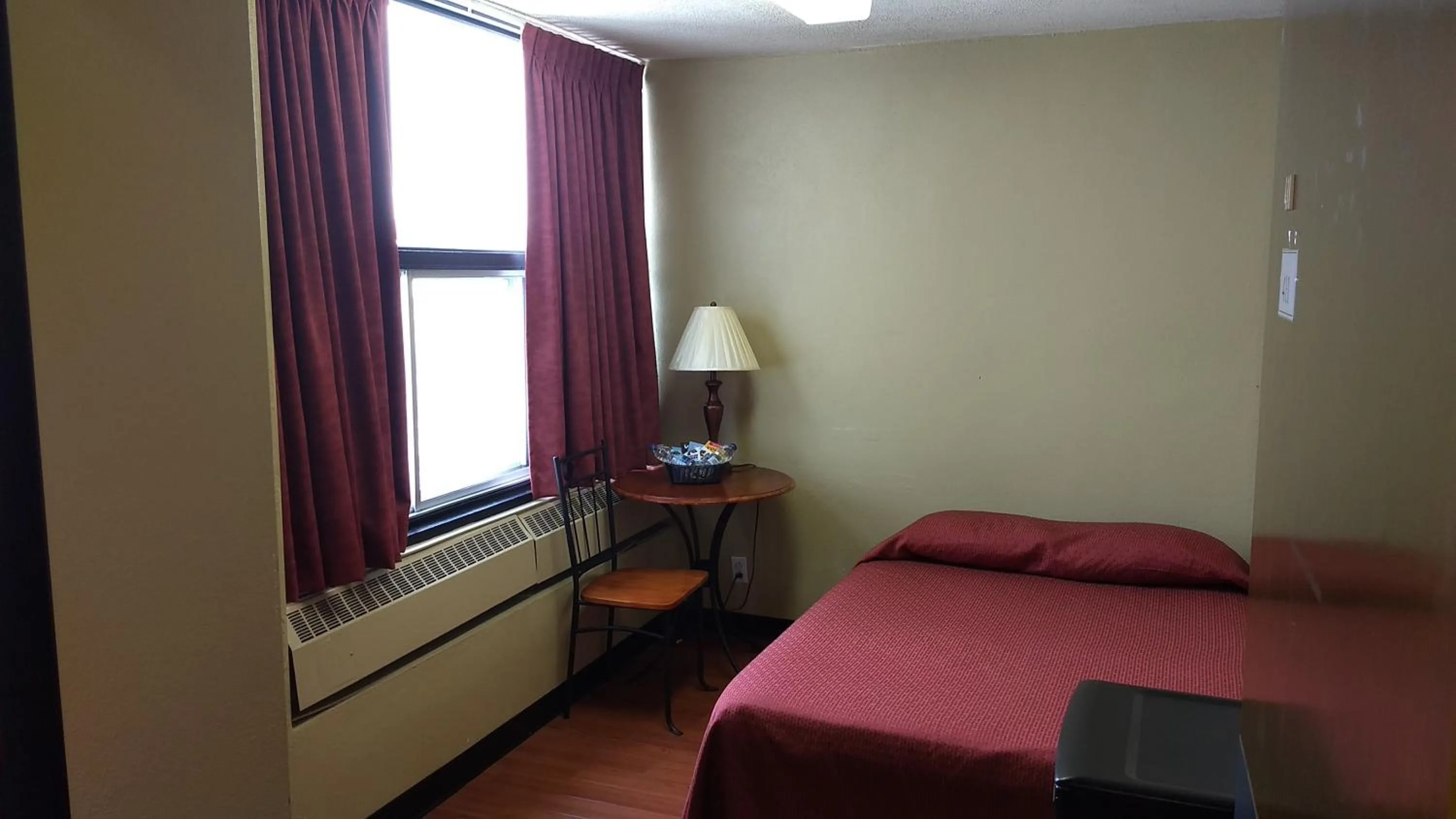 Photo of the whole room, Bed in Résidences Campus Notre-Dame-de-Foy