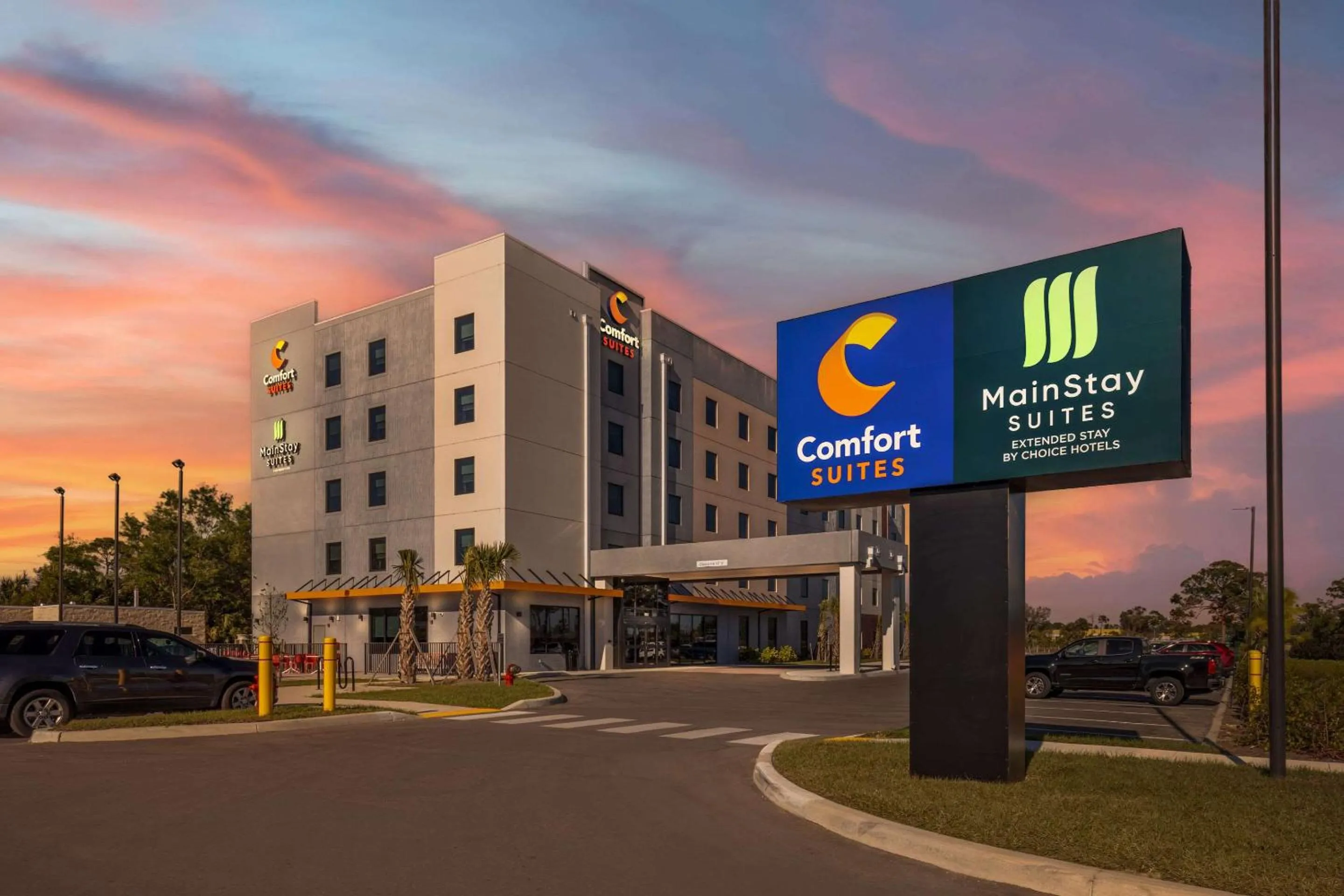 Property building in Comfort Suites Fort Myers East I-75