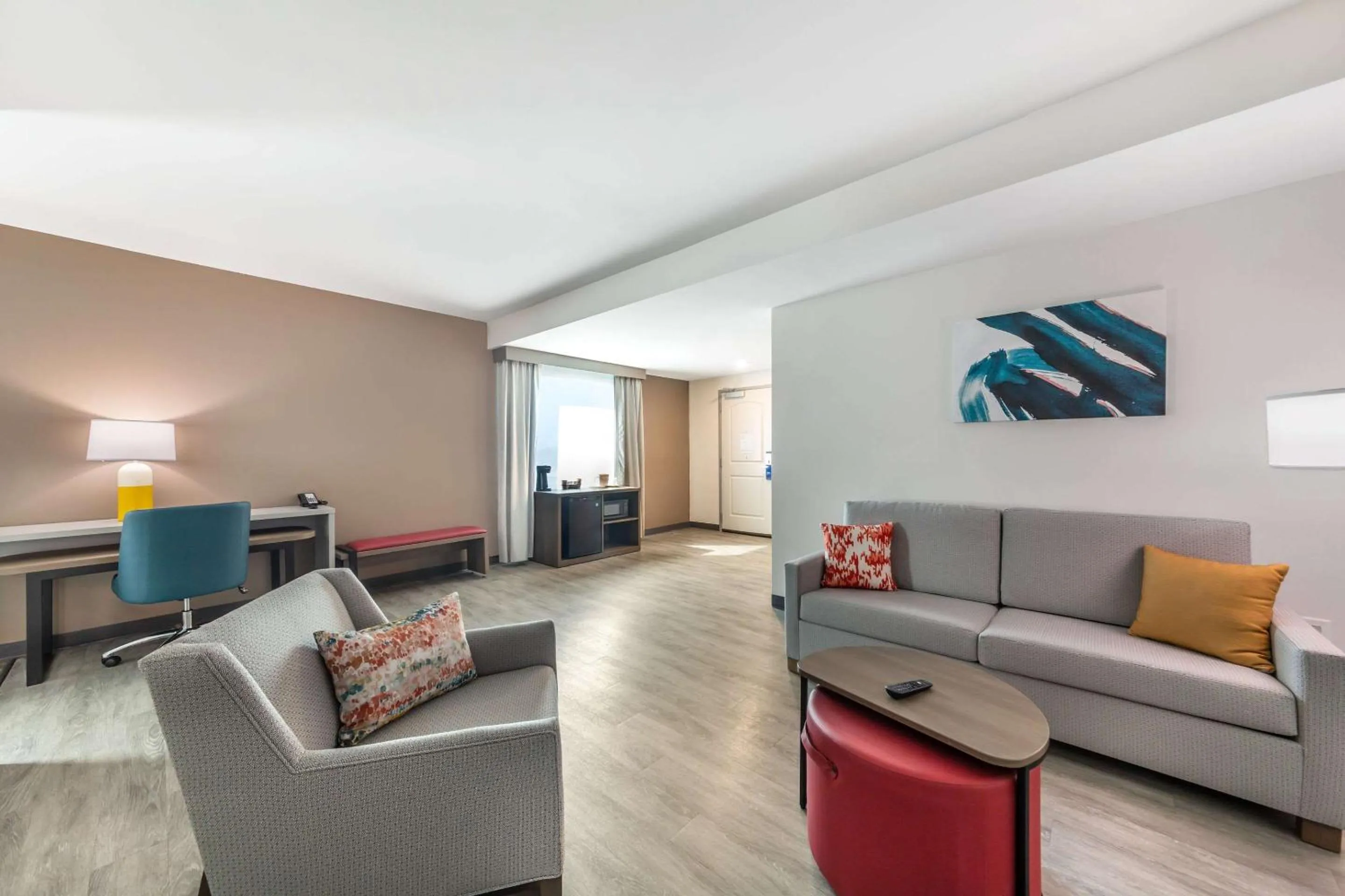 Bedroom in Comfort Suites Fort Myers East I-75