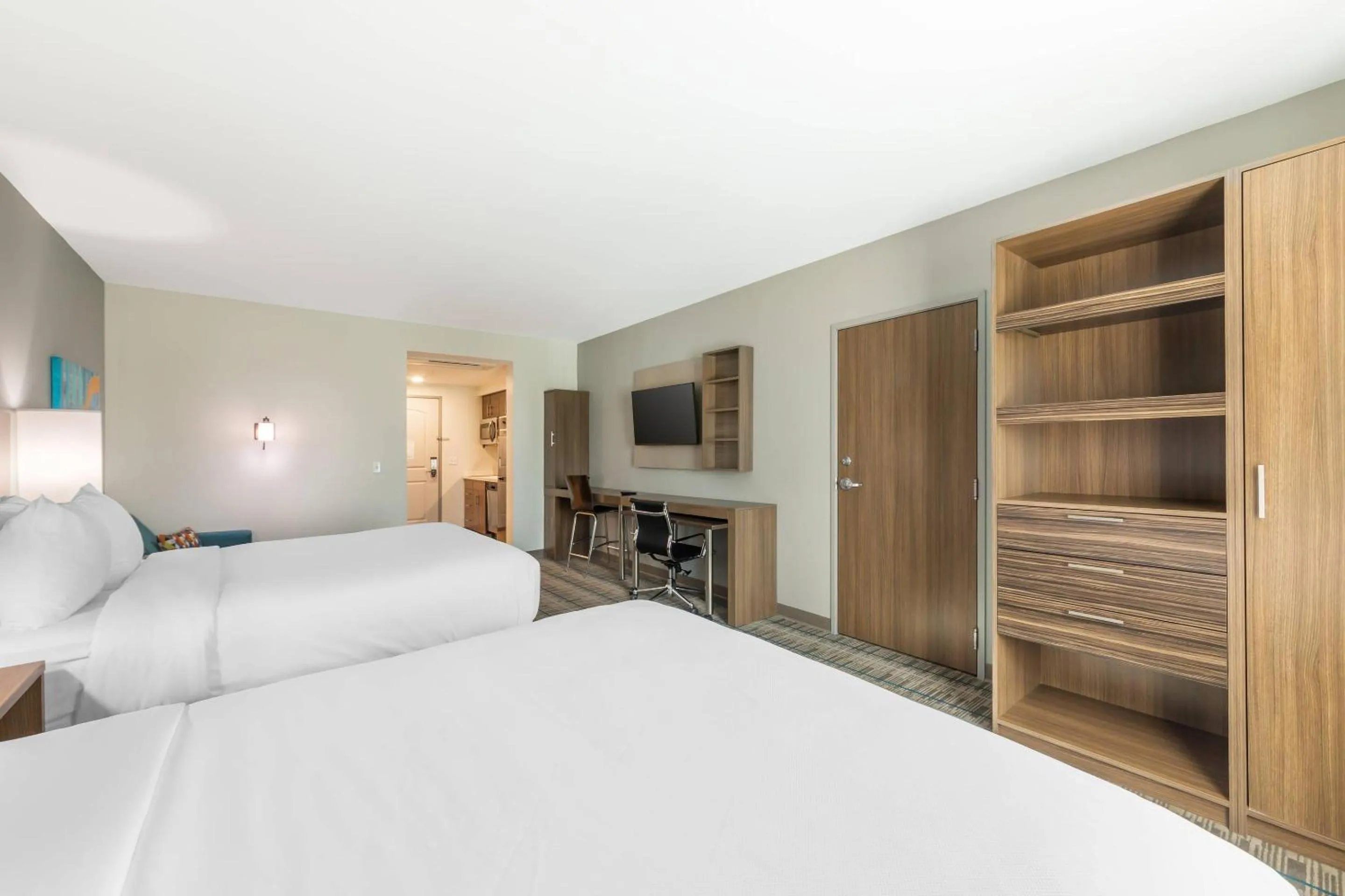 Bedroom, Bed in MainStay Suites Fort Myers East I-75