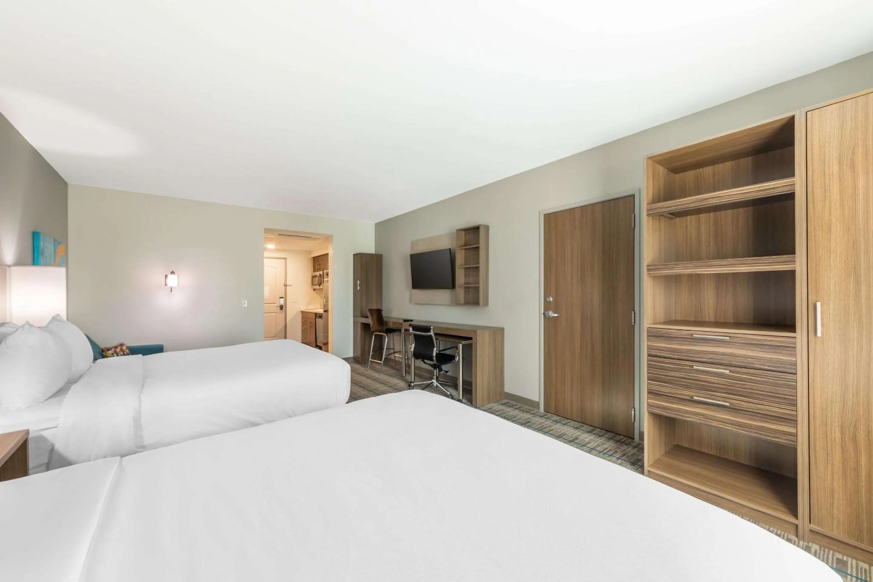 Bedroom, Bed in MainStay Suites Fort Myers East I-75