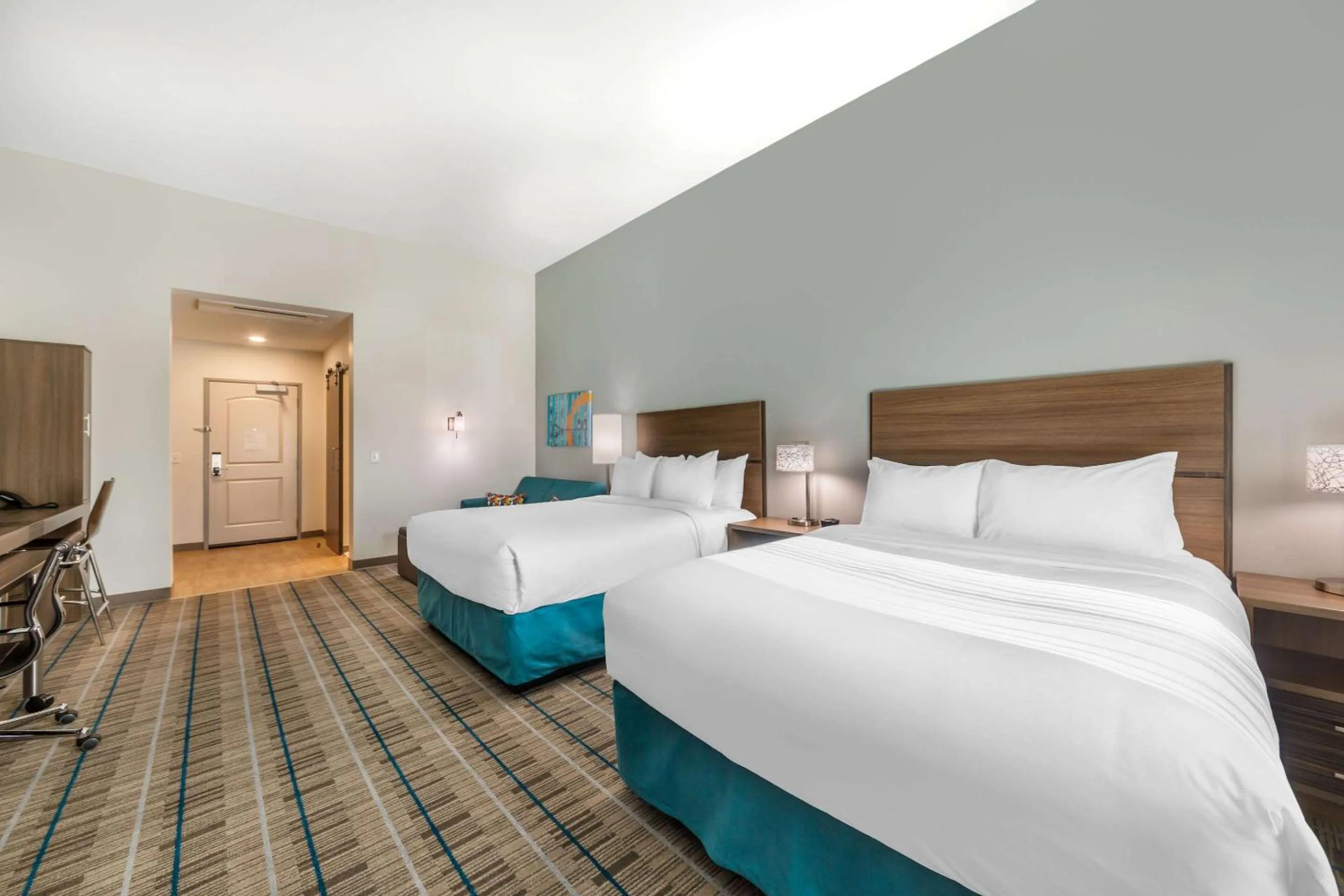 Bedroom, Bed in MainStay Suites Fort Myers East I-75