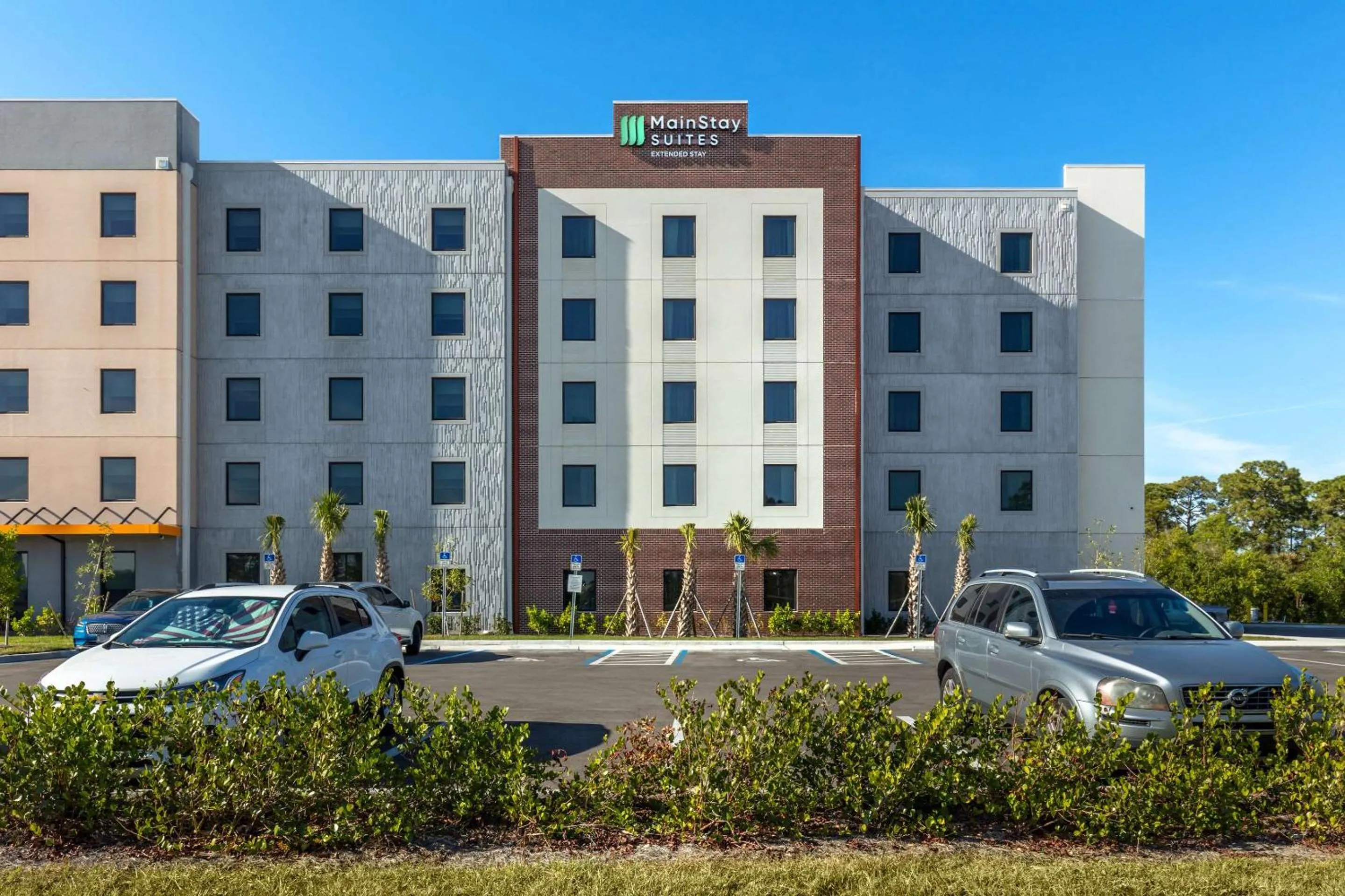 Property building in MainStay Suites Fort Myers East I-75
