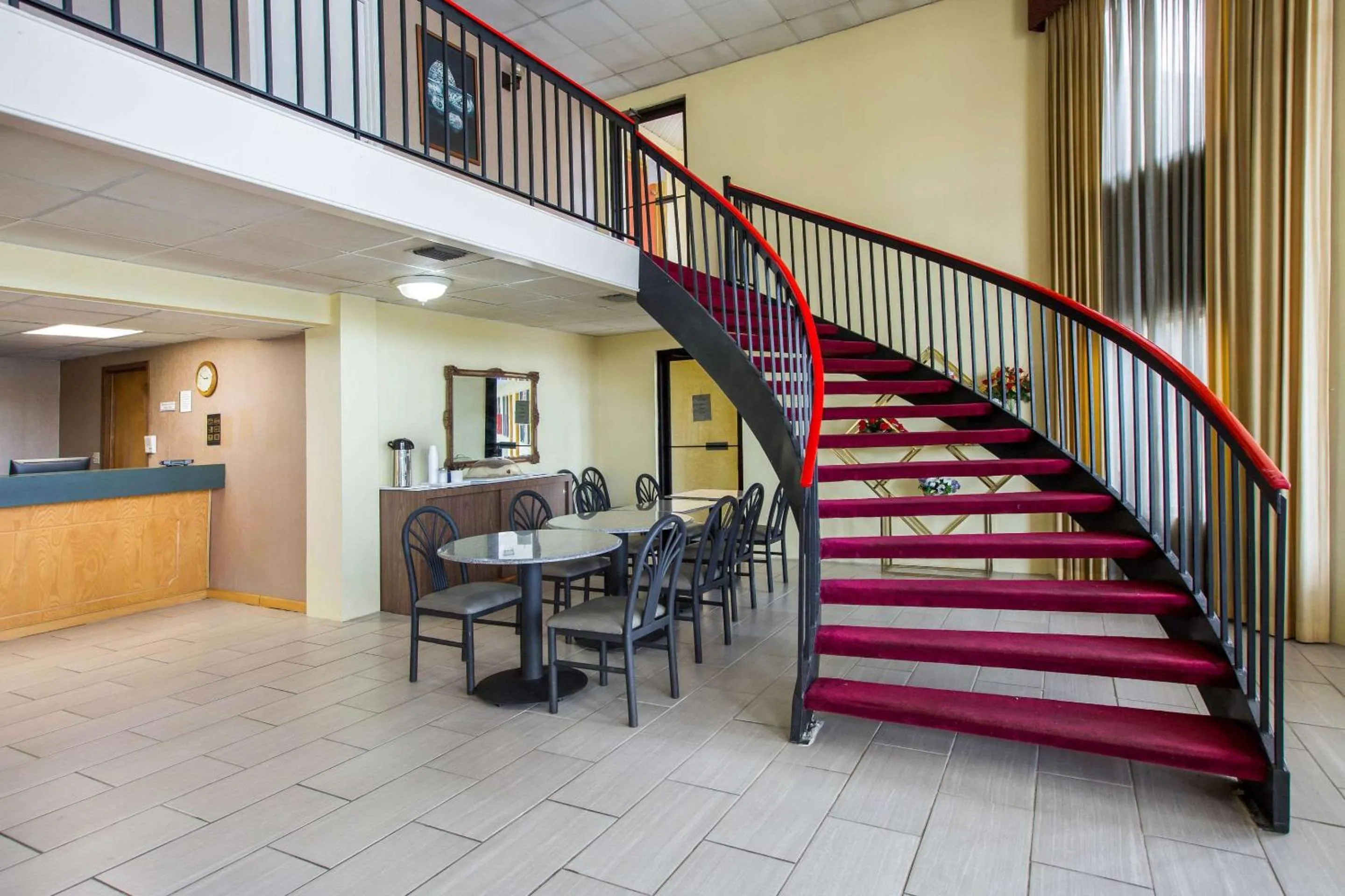 Lobby or reception in Rodeway Inn Bonifay