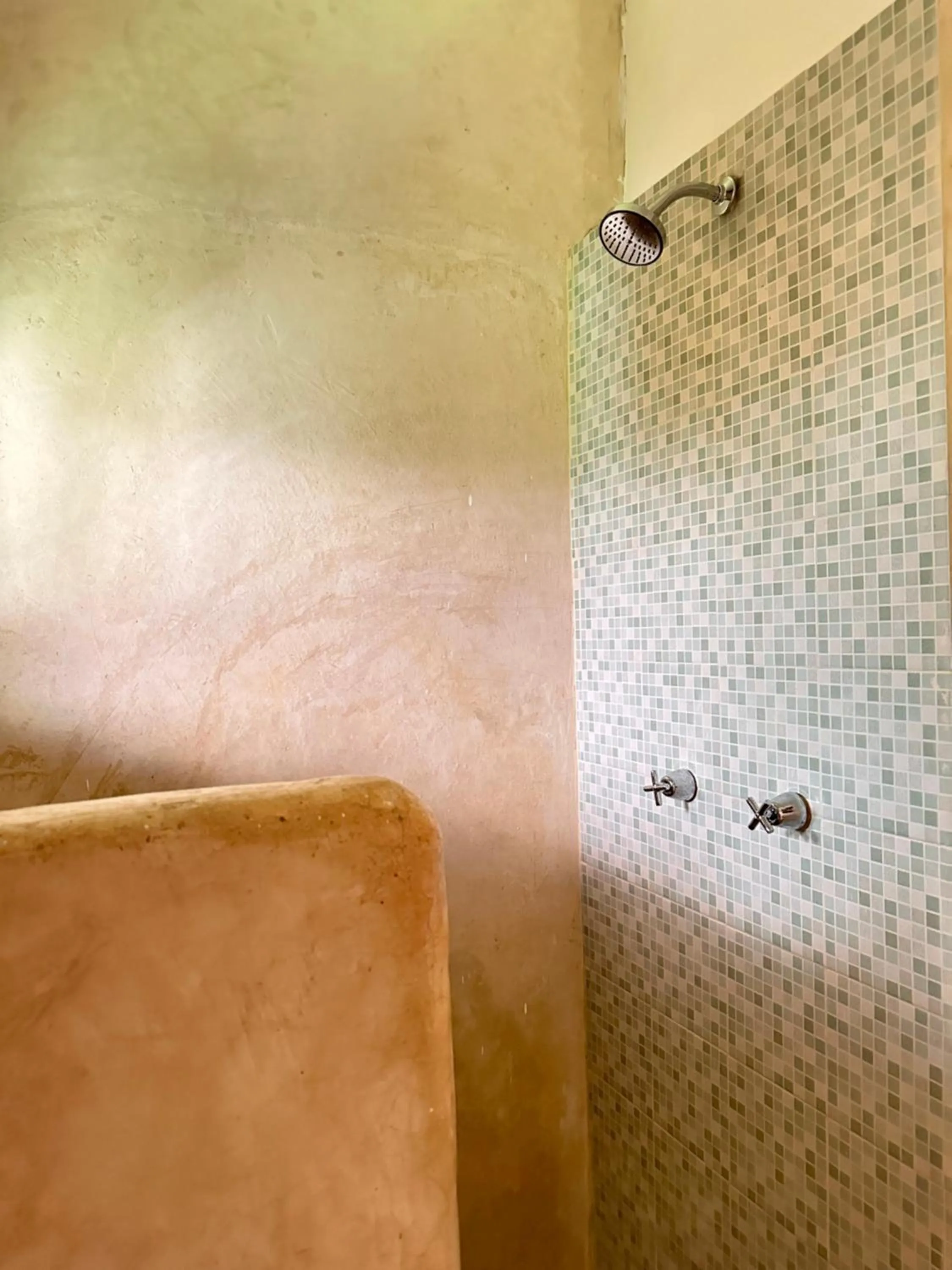 Shower in La Conchita Tulum