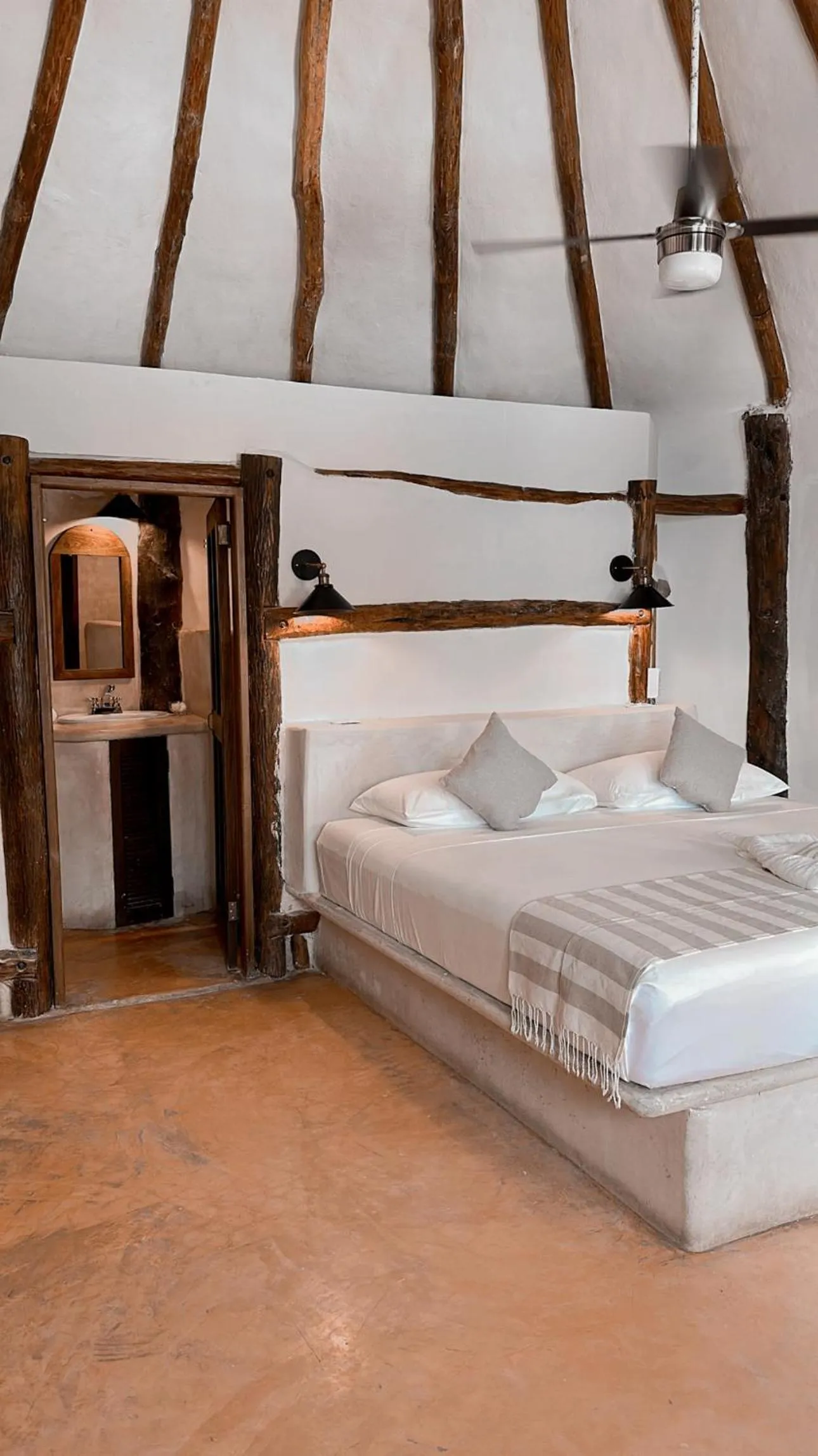 Bed in La Conchita Tulum