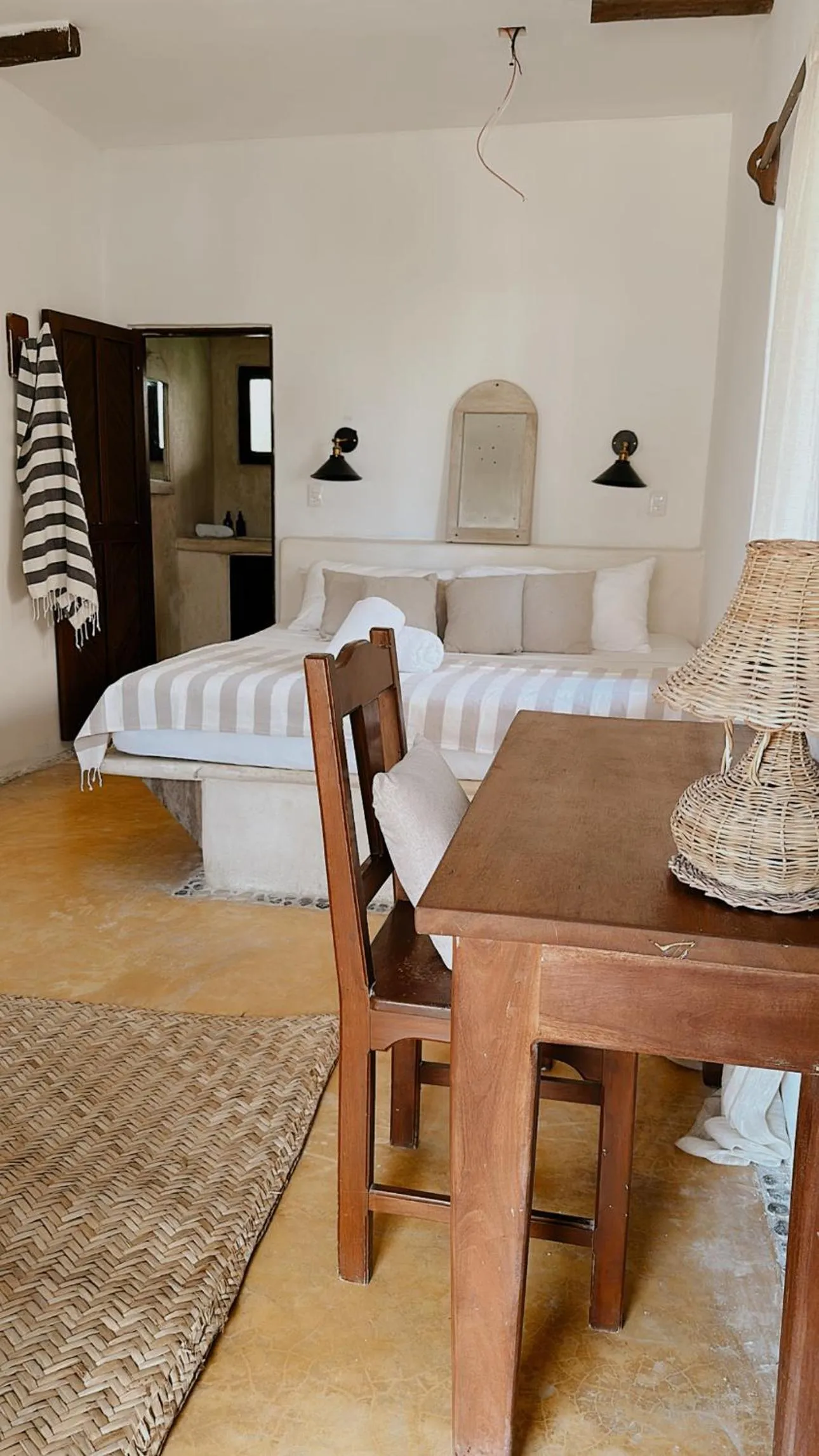 Bed in La Conchita Tulum