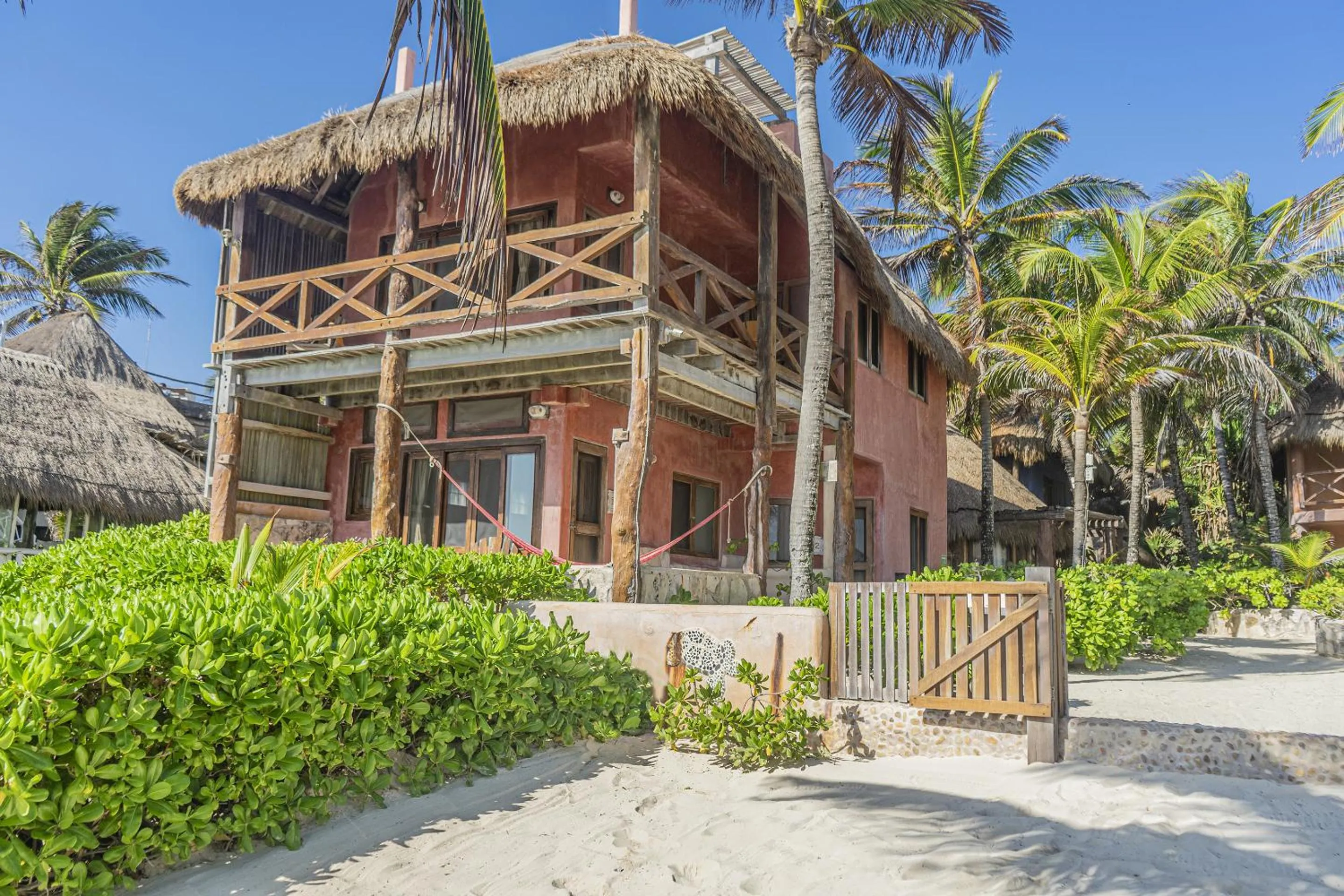 Property building in La Conchita Tulum