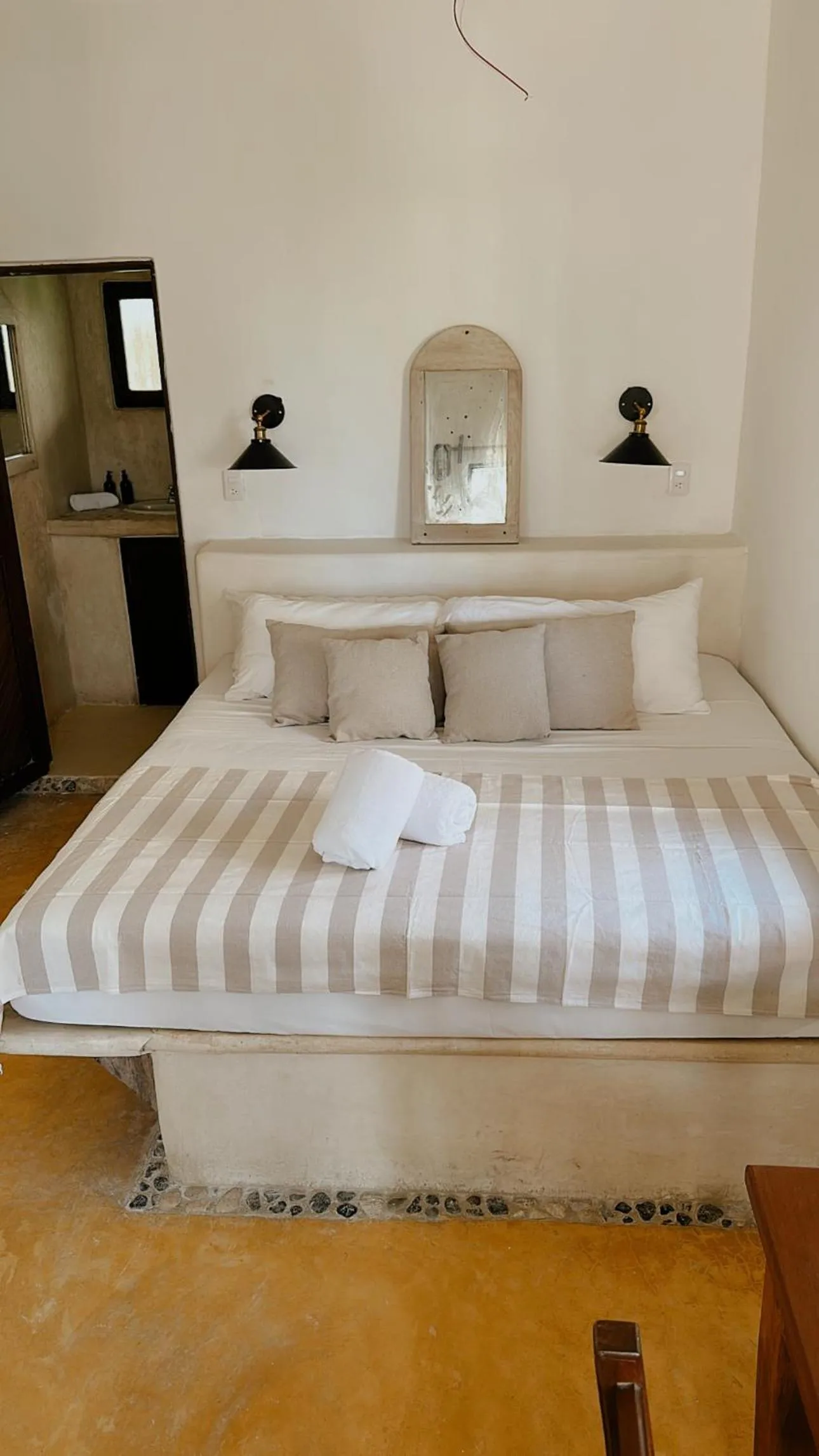 Bed in La Conchita Tulum