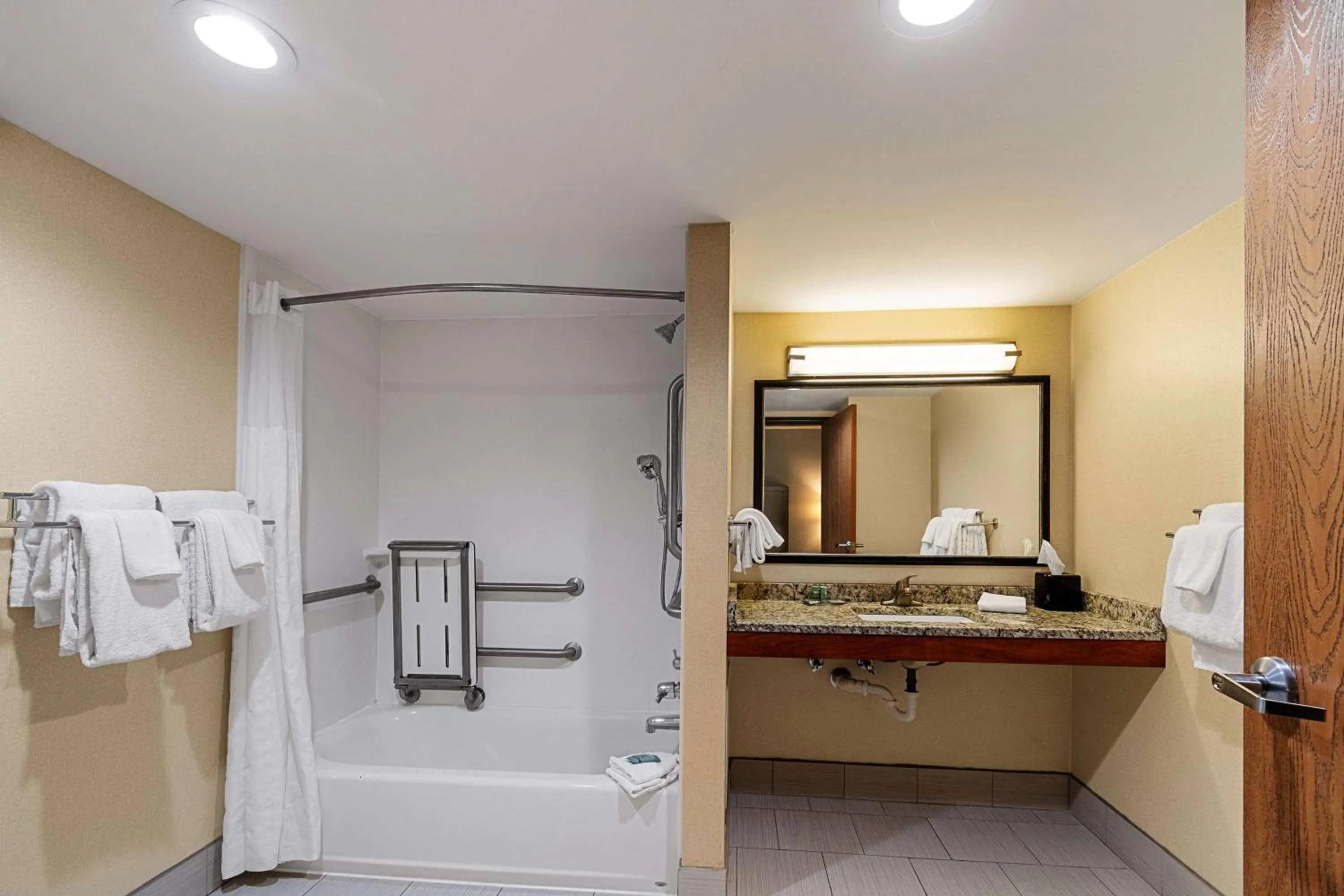 Bathroom in Best Western Bridgeview Hotel