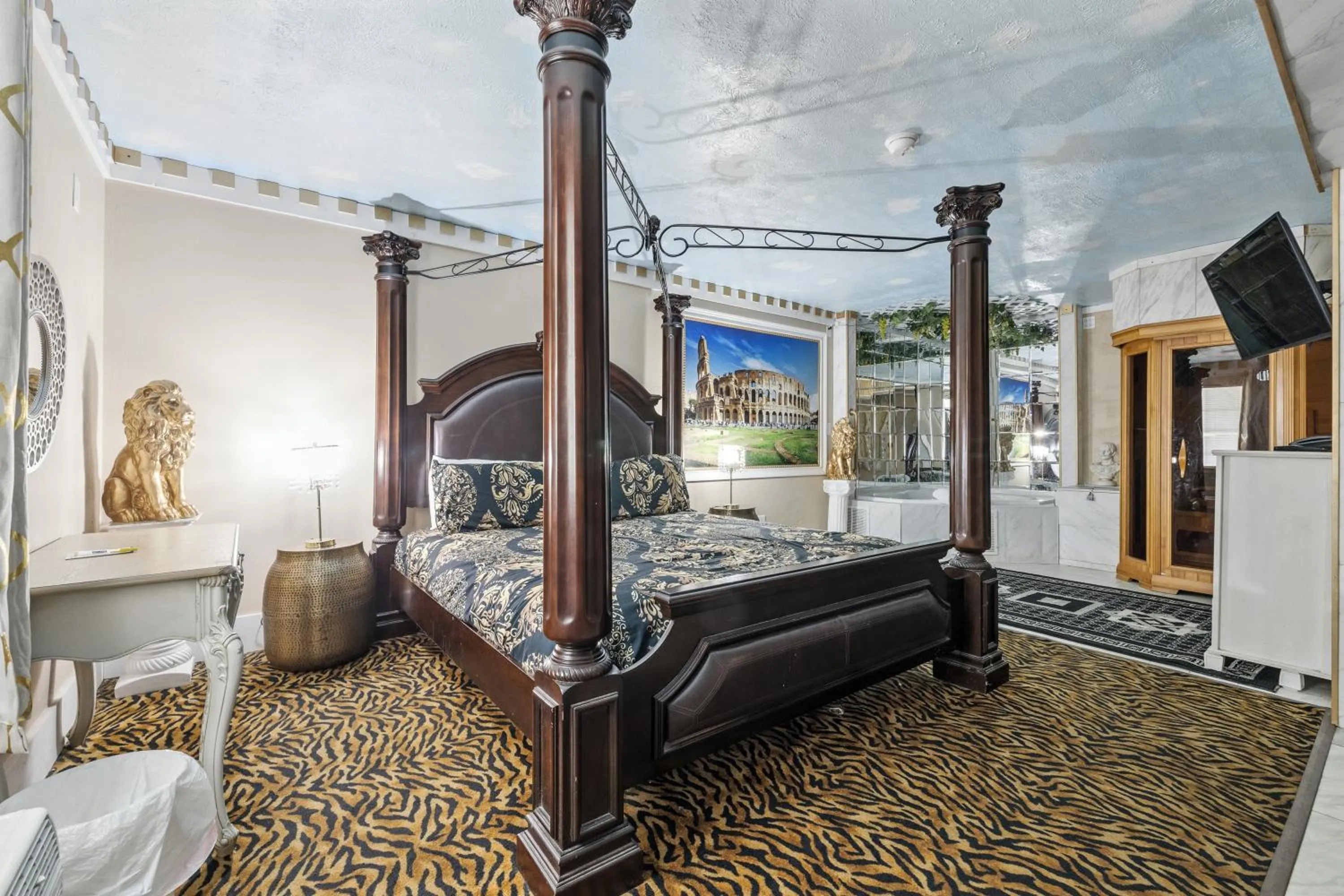 Days Inn & Suites by Wyndham Terre Haute