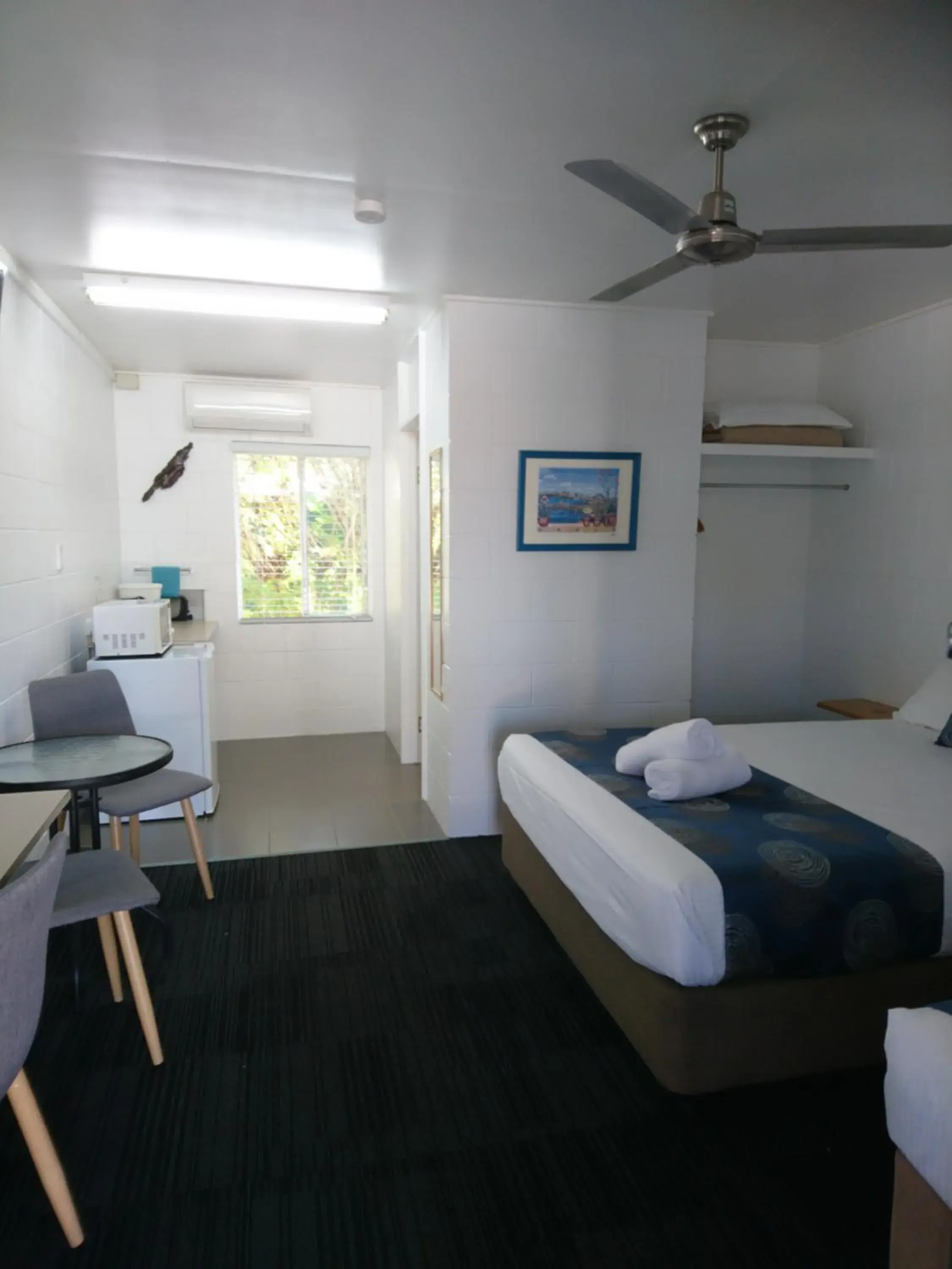 Deluxe Queen Room in Bororen Motel Deluxe Queen Room in Bororen Motel