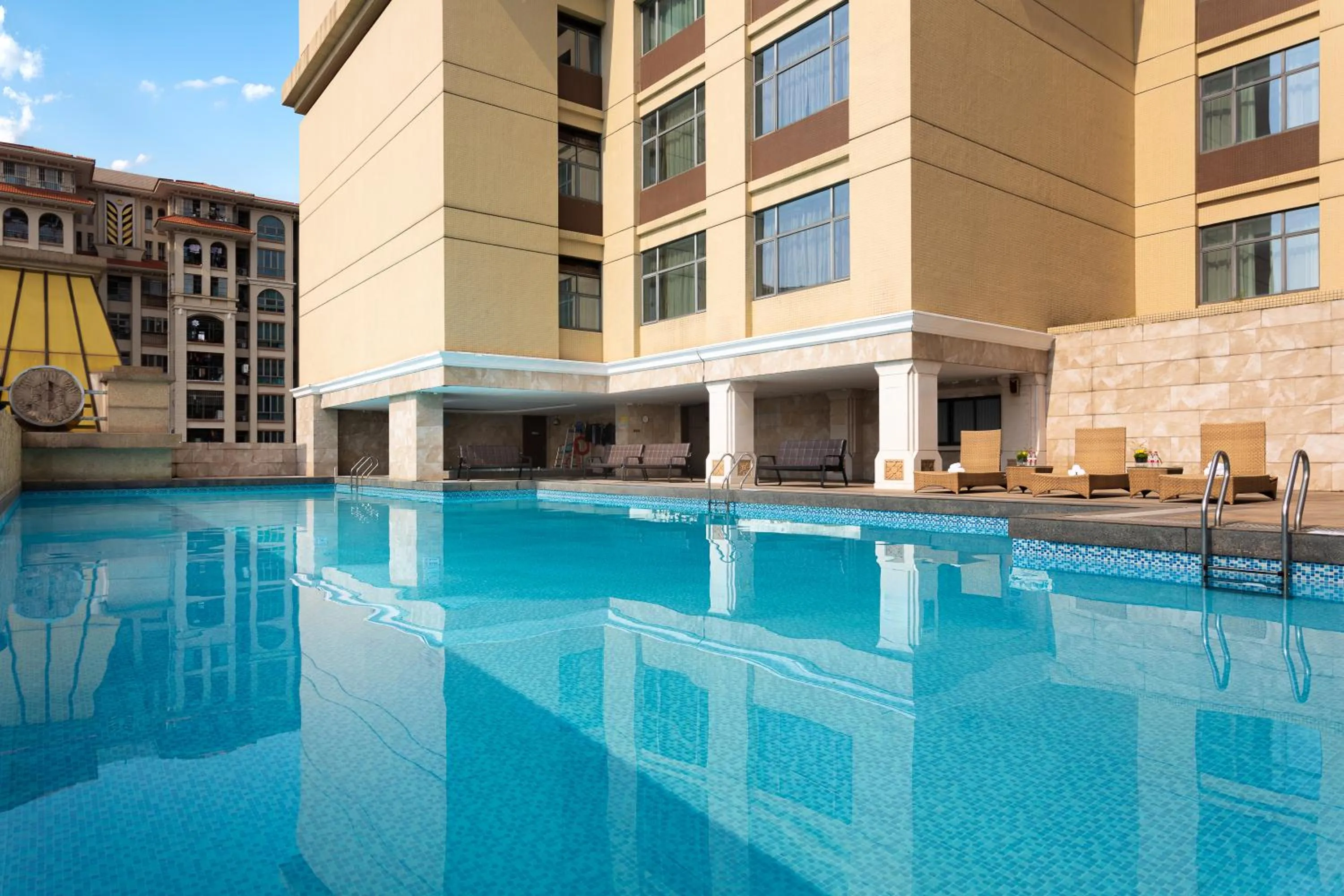 Swimming pool in Wyndham Garden Foshan Nanhai